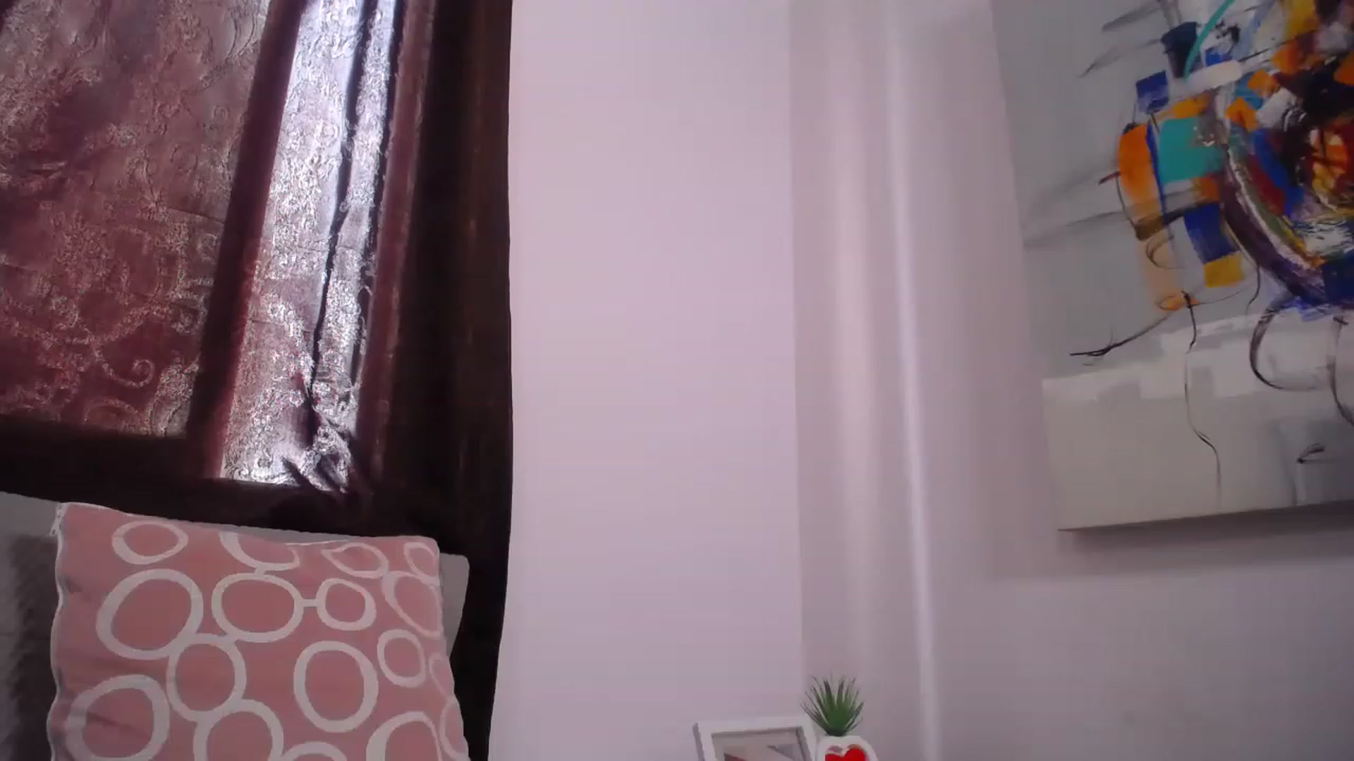 Gallery image thumbnail from carolinewildd's myfreecams stream on, 11/24/2022, 18:20 image 10 of 20