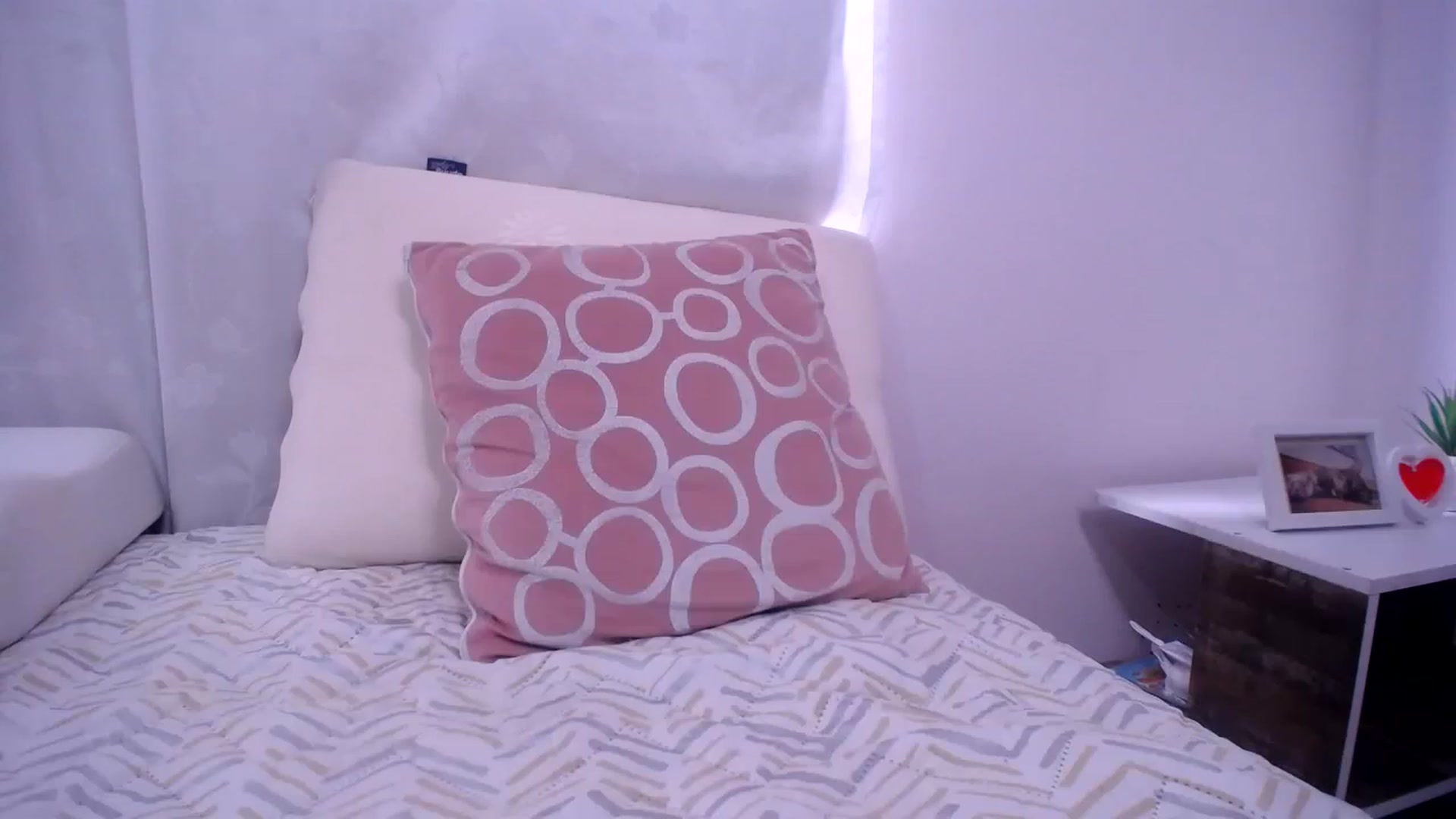 Gallery image thumbnail from carolinewildd's myfreecams stream on, 12/31/2022, 15:44 image 9 of 20