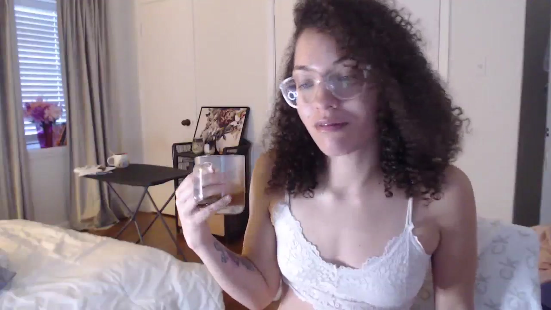 Gallery image thumbnail from cassandracane's myfreecams stream on, 01/25/2024, 15:48 image 19 of 20