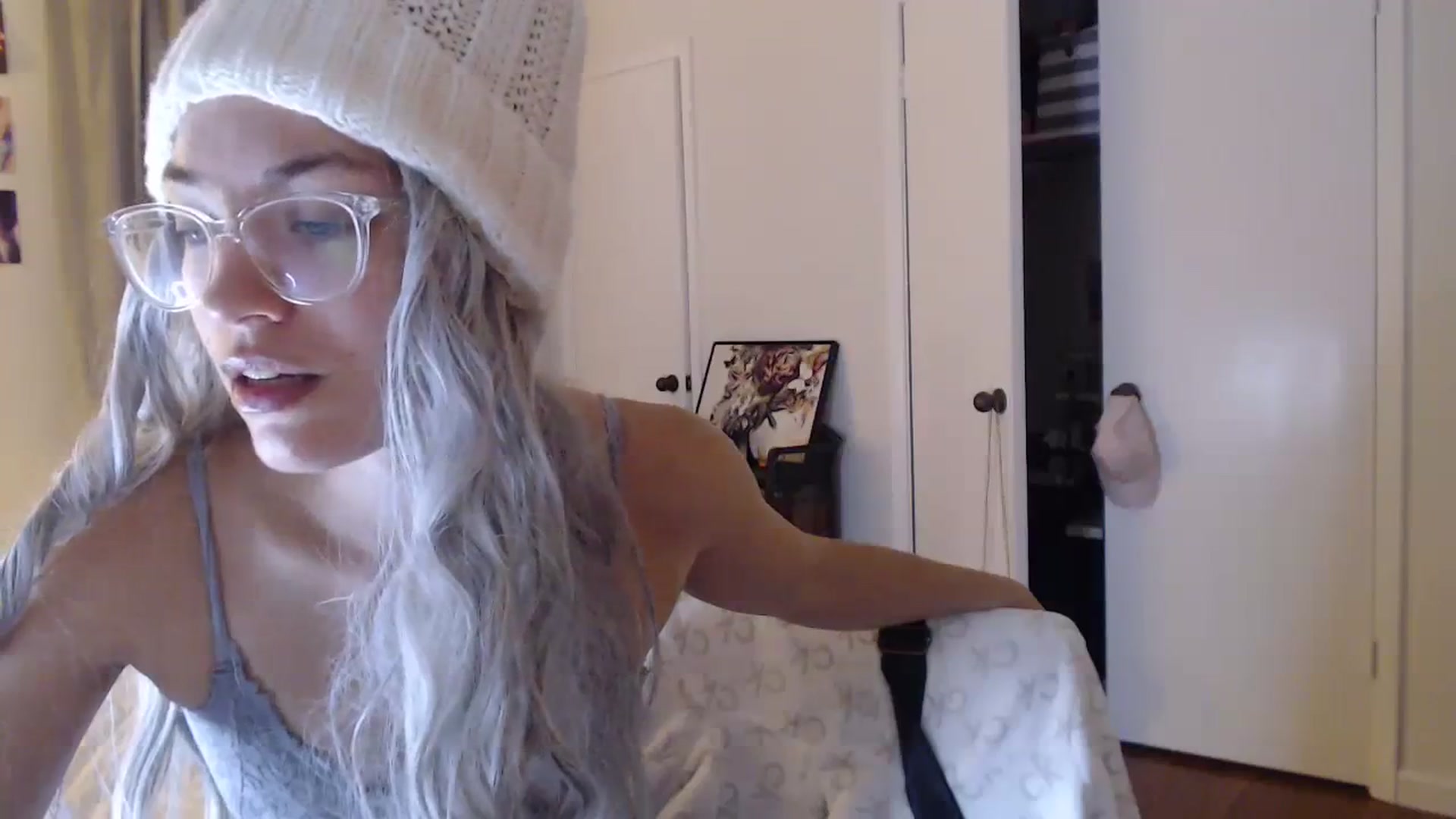 Gallery image thumbnail from cassandracane's myfreecams stream on, 01/26/2024, 15:59 image 4 of 20