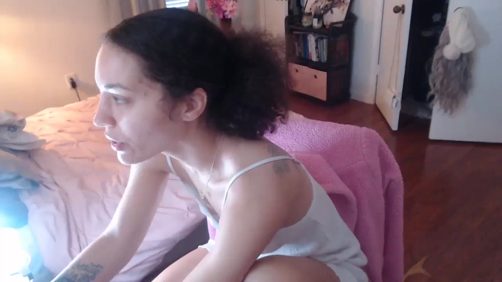 Gallery image thumbnail from cassandracane's myfreecams stream on, 02/01/2024, 14:17 image 13 of 20
