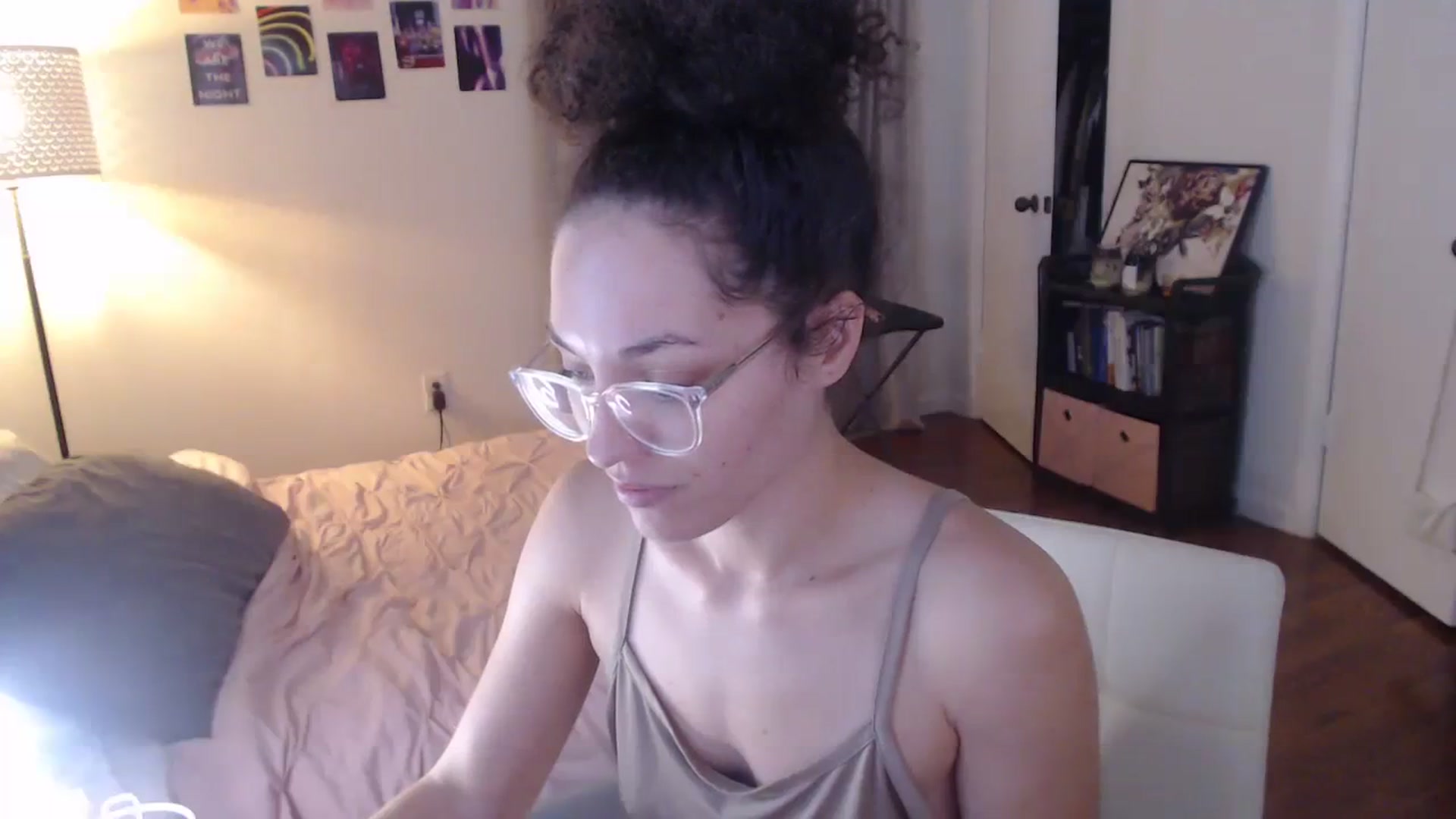 Gallery image thumbnail from cassandracane's myfreecams stream on, 02/05/2024, 17:37 image 16 of 20
