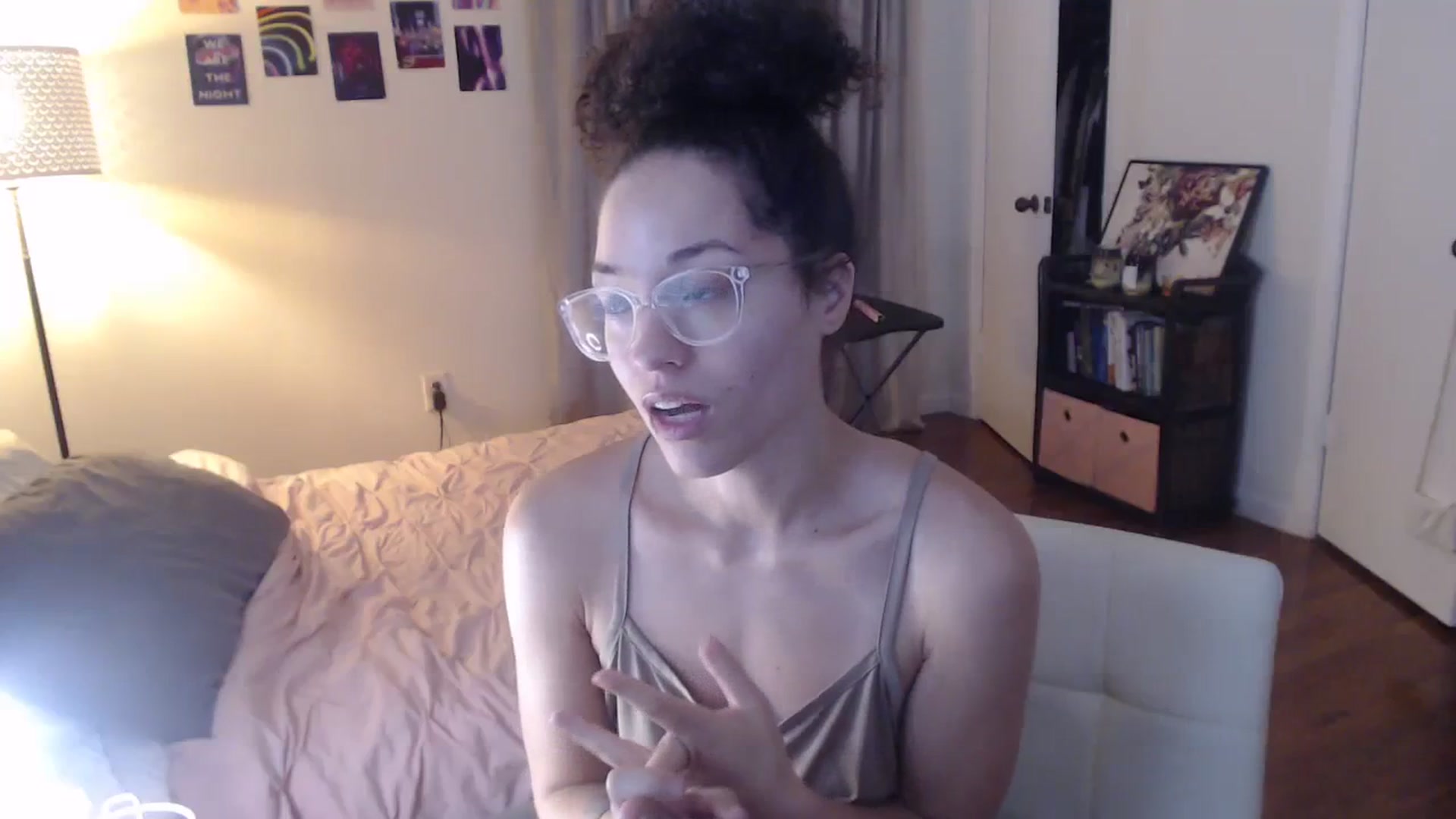 Gallery image thumbnail from cassandracane's myfreecams stream on, 02/05/2024, 17:37 image 15 of 20