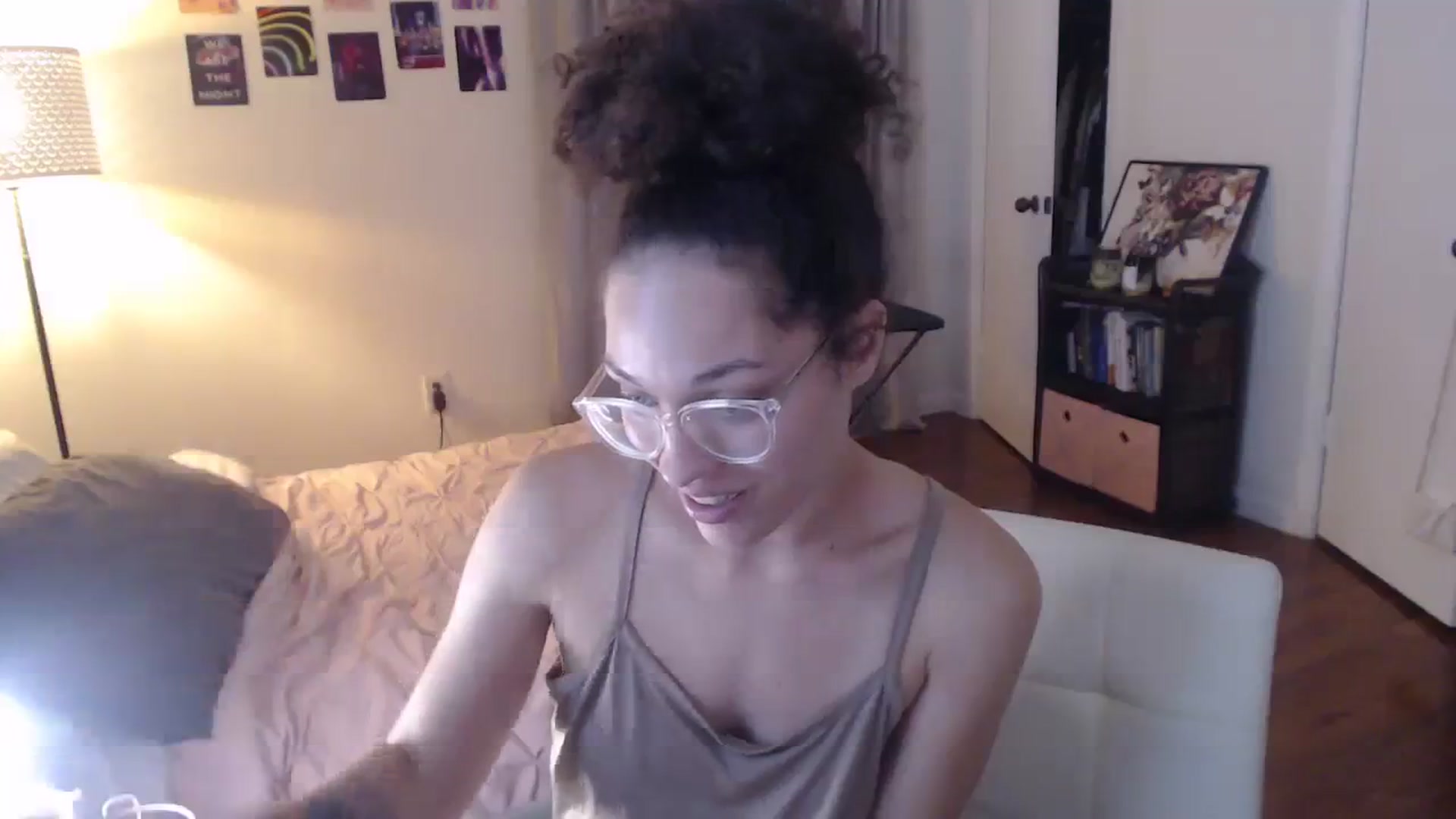 Gallery image thumbnail from cassandracane's myfreecams stream on, 02/05/2024, 17:37 image 12 of 20