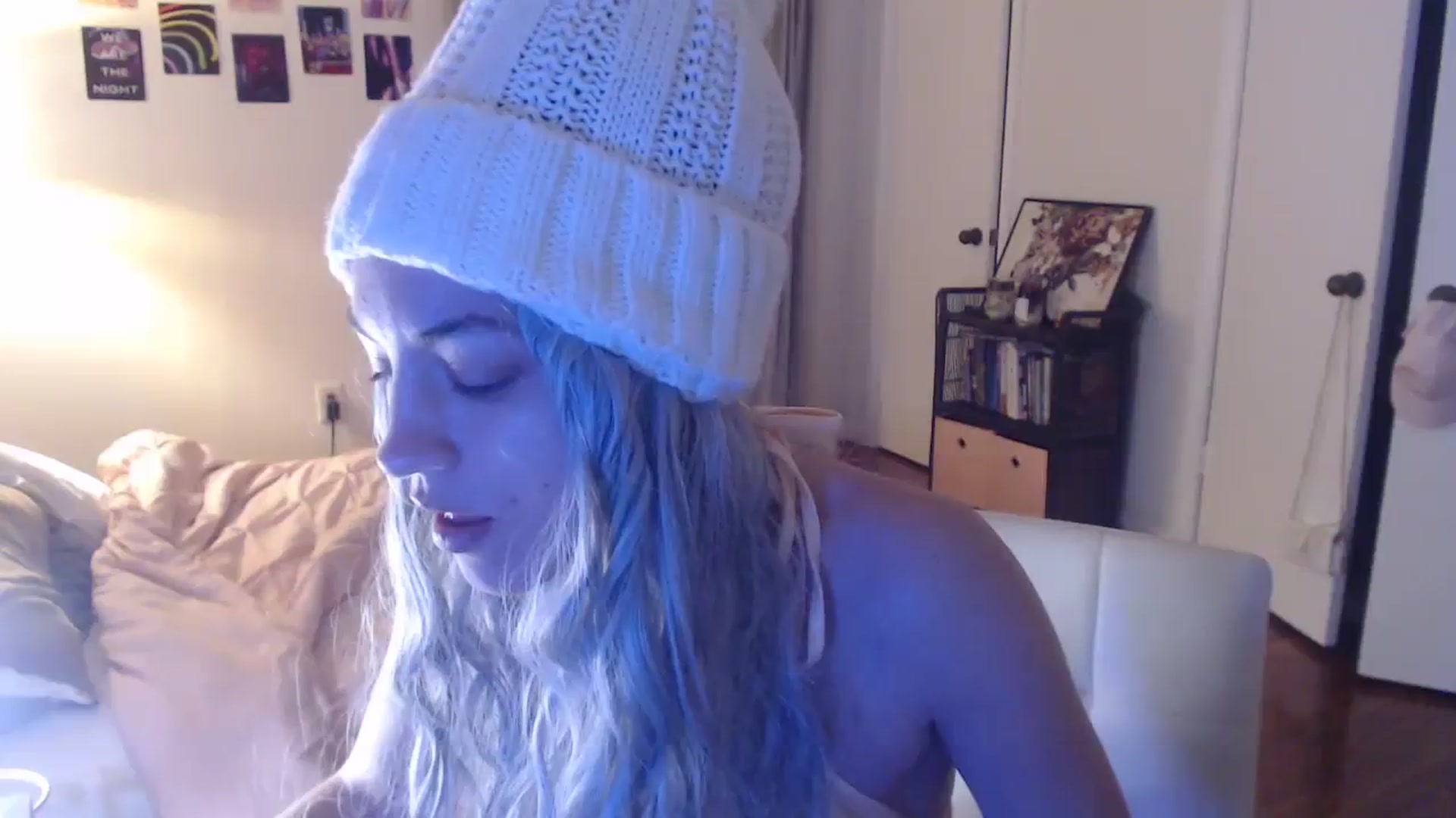 Gallery image thumbnail from cassandracane's myfreecams stream on, 02/12/2024, 13:39 image 10 of 20