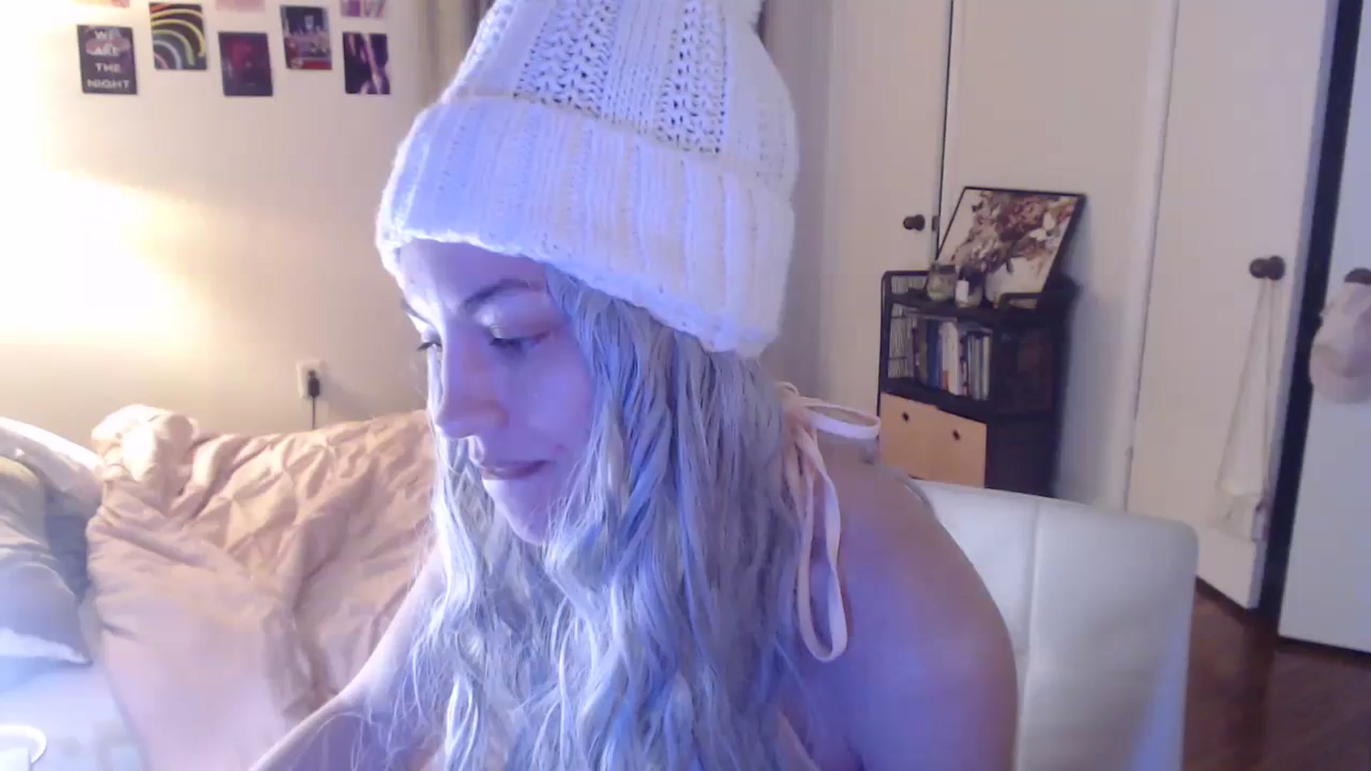 Gallery image thumbnail from cassandracane's myfreecams stream on, 02/12/2024, 13:39 image 16 of 20
