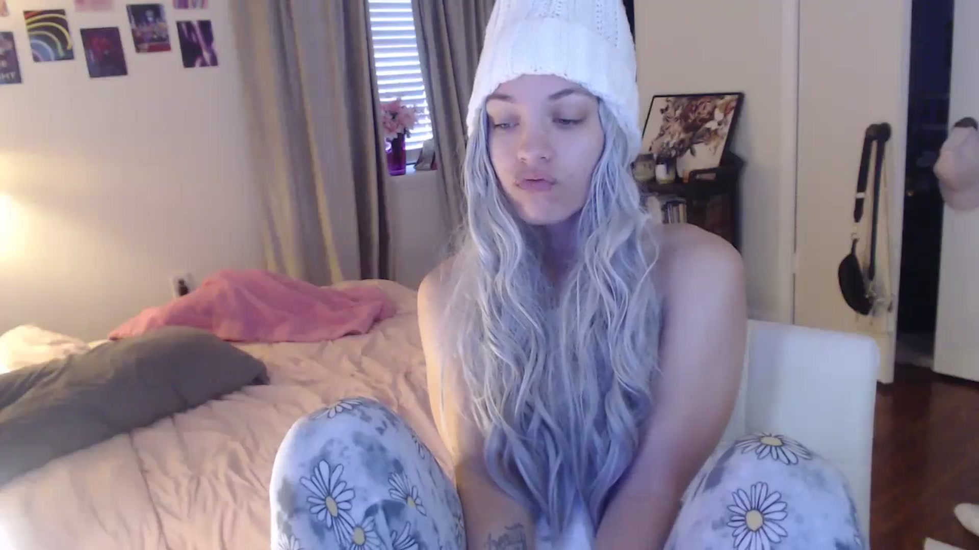 Gallery image thumbnail from cassandracane's myfreecams stream on, 02/15/2024, 13:44 image 14 of 20