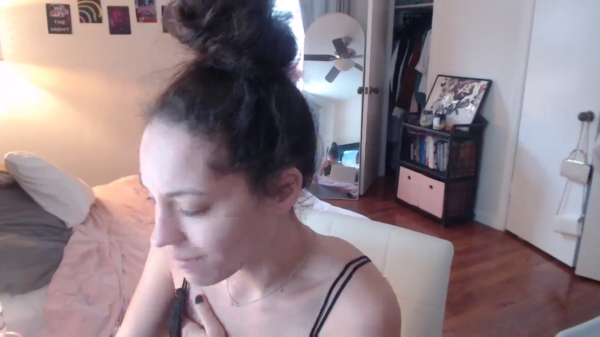 Gallery image thumbnail from cassandracane's myfreecams stream on, 02/20/2024, 16:12 image 16 of 20