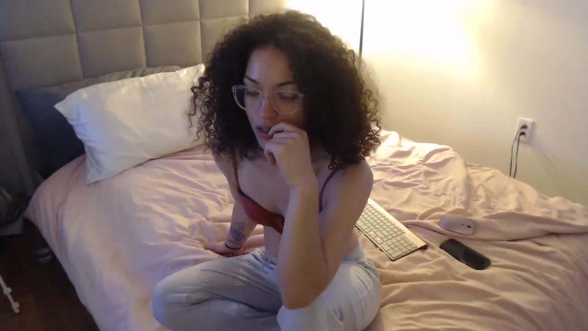 Gallery image thumbnail from cassandracane's myfreecams stream on, 02/28/2024, 13:40 image 16 of 20