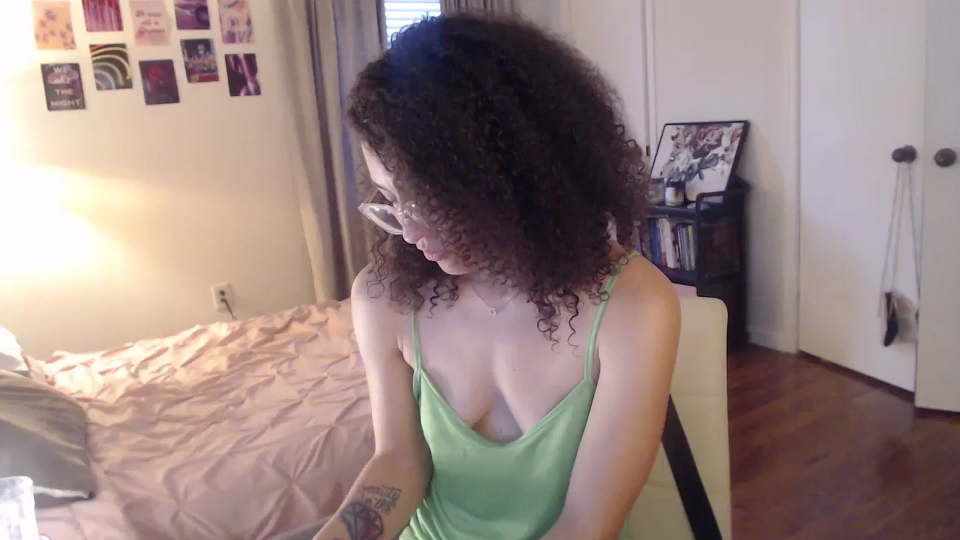 Gallery image thumbnail from cassandracane's myfreecams stream on, 03/05/2024, 14:24 image 8 of 20
