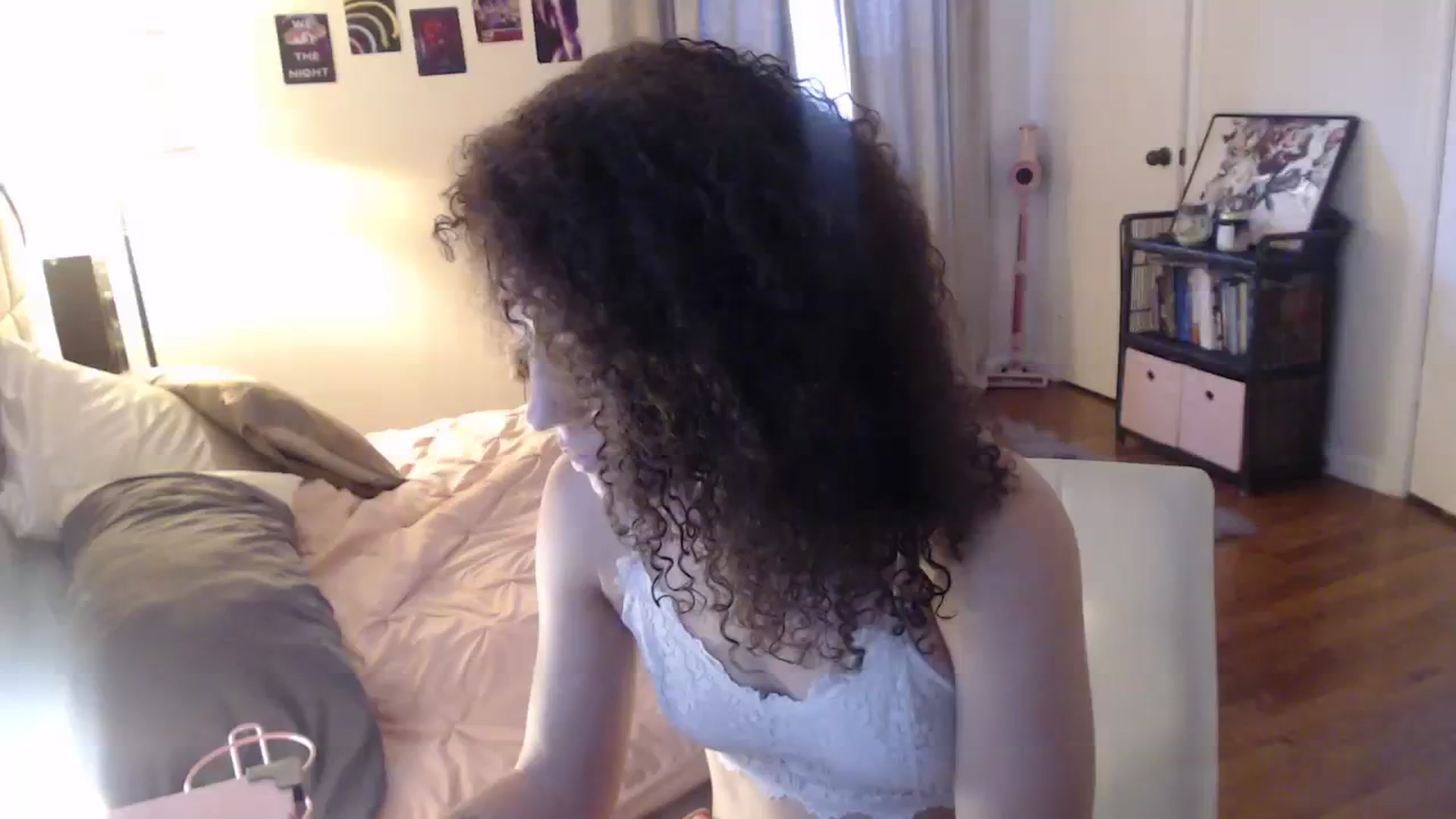 Gallery image thumbnail from cassandracane's myfreecams stream on, 03/11/2024, 12:30 image 17 of 20