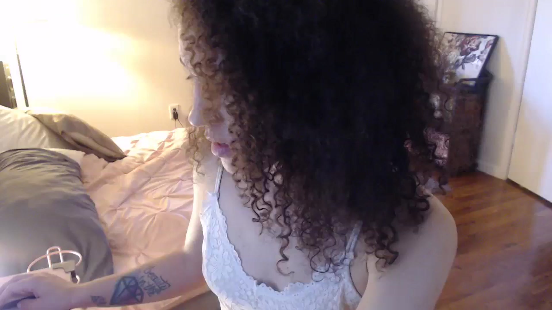 Gallery image thumbnail from cassandracane's myfreecams stream on, 03/11/2024, 13:38 image 1 of 20