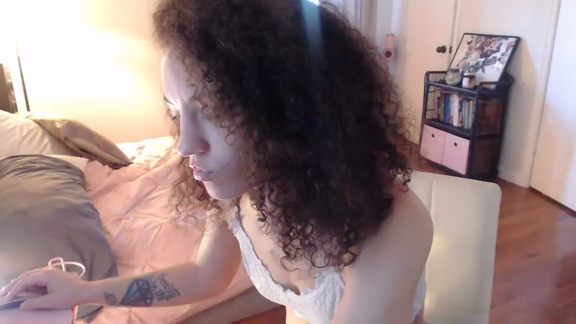 Gallery image thumbnail from cassandracane's myfreecams stream on, 03/11/2024, 13:38 image 16 of 20