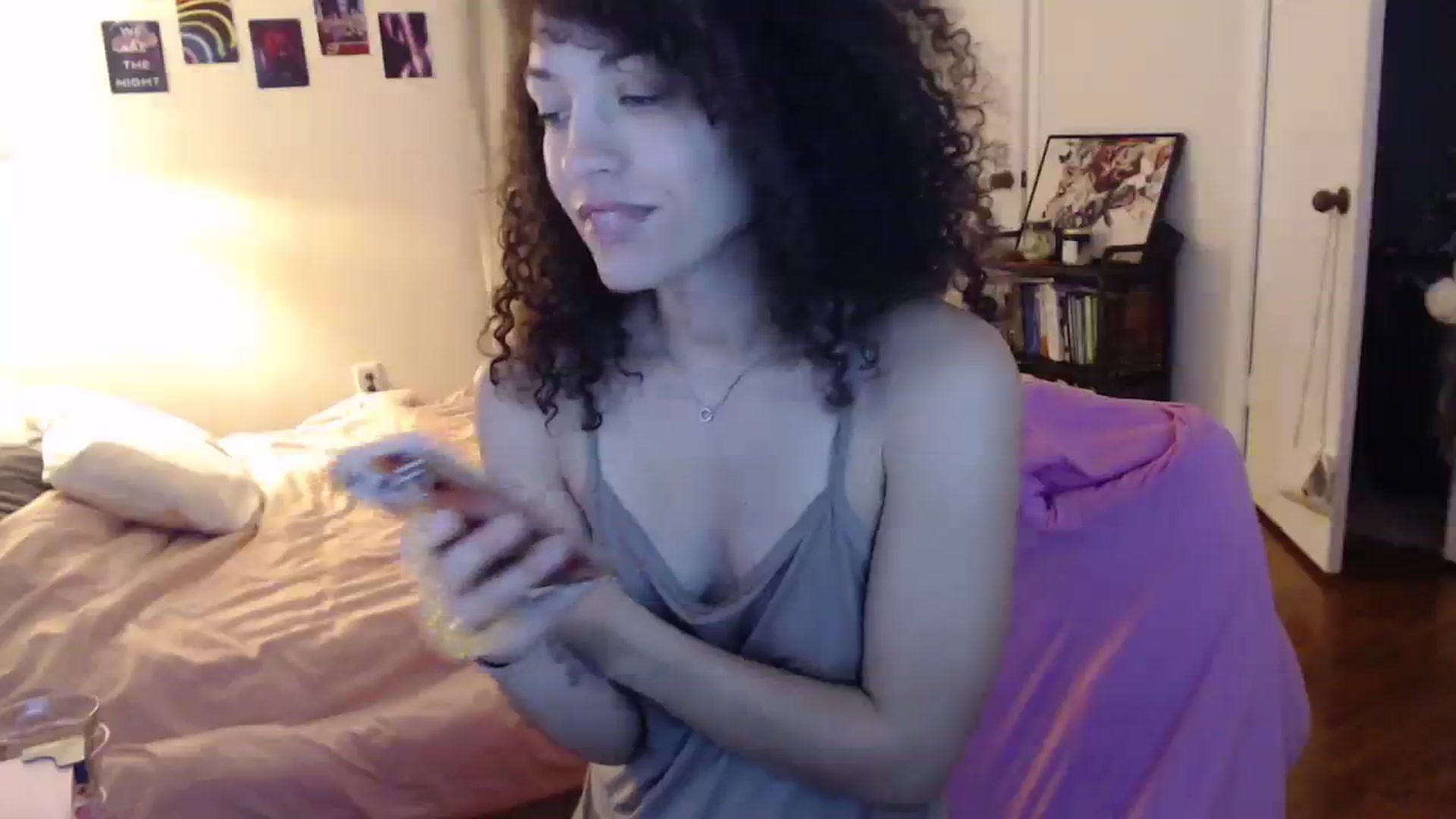 Gallery image thumbnail from cassandracane's myfreecams stream on, 03/25/2024, 12:31 image 16 of 20