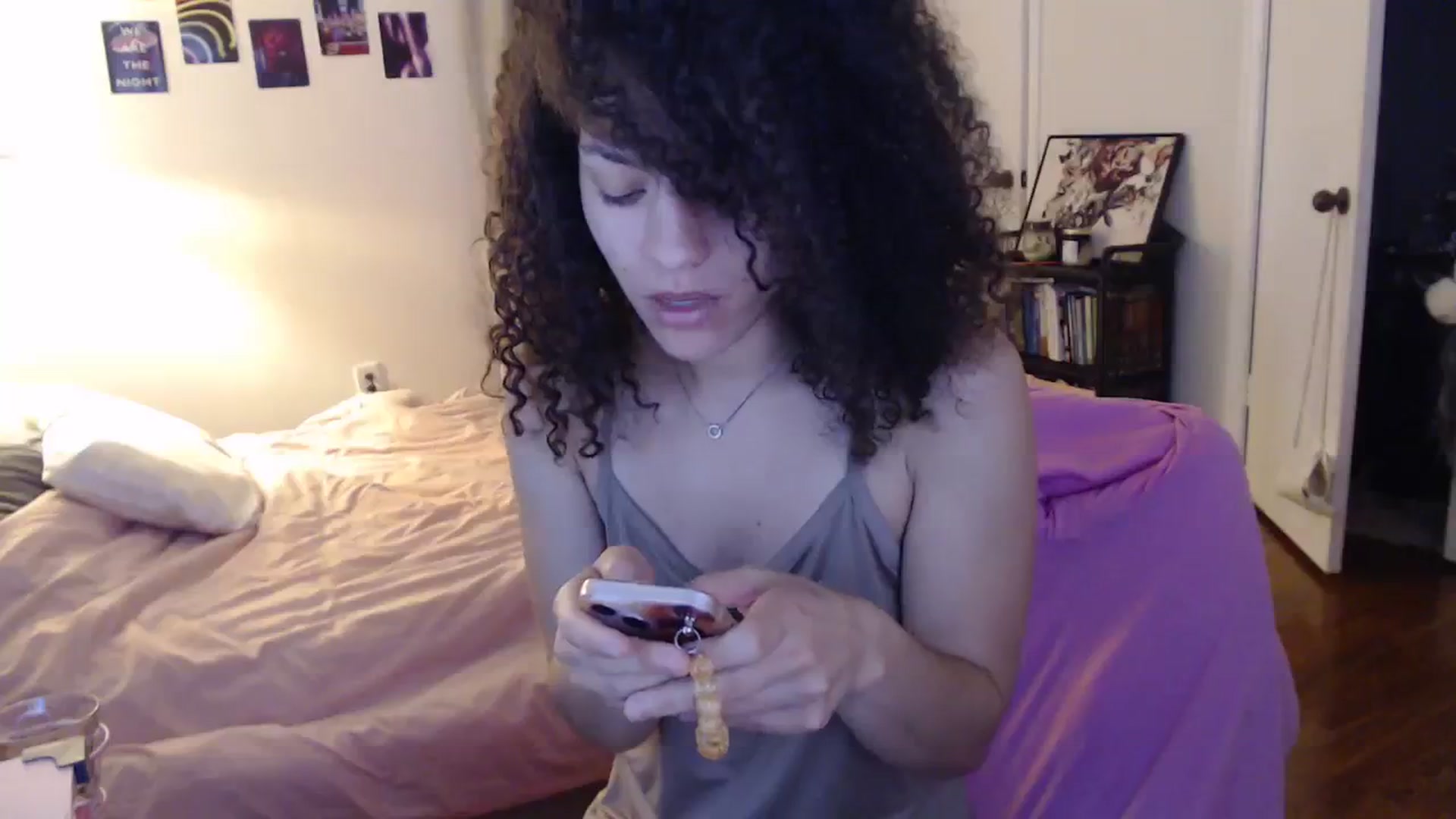 Gallery image thumbnail from cassandracane's myfreecams stream on, 03/25/2024, 12:31 image 18 of 20