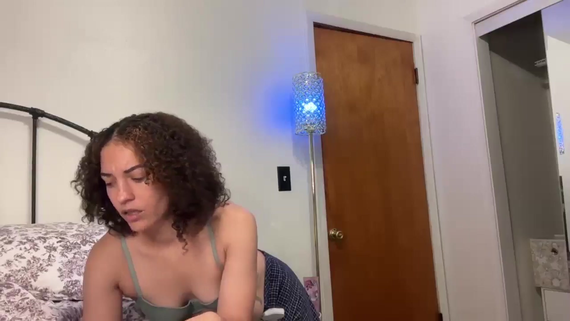 Gallery image thumbnail from cassandracane's myfreecams stream on, 11/04/2025, 15:36 image 15 of 20