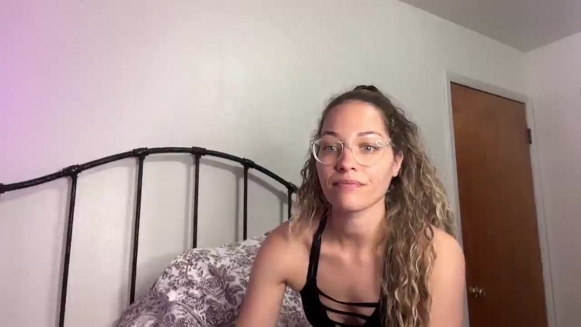 Gallery image thumbnail from cassandracane's myfreecams stream on, 12/01/2025, 16:43 image 15 of 20