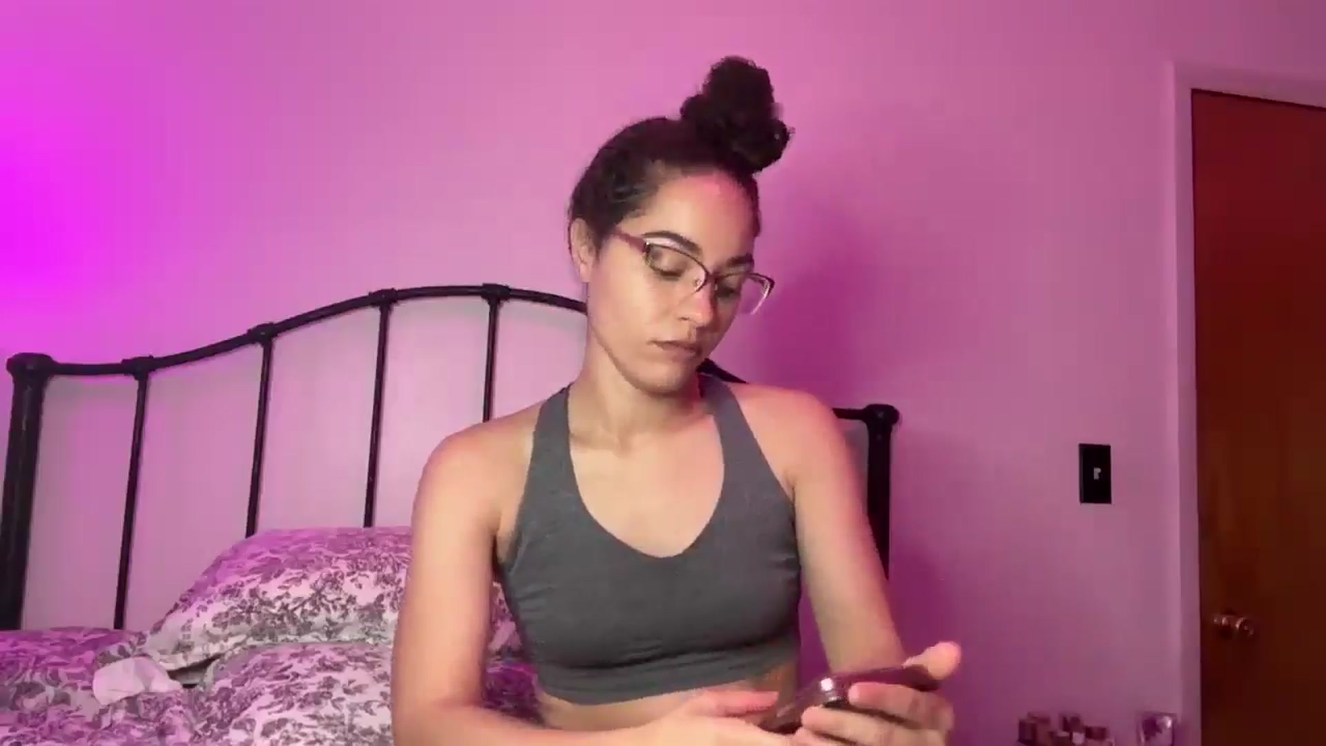 Gallery image thumbnail from cassandracane's myfreecams stream on, 12/16/2025, 19:34 image 17 of 20