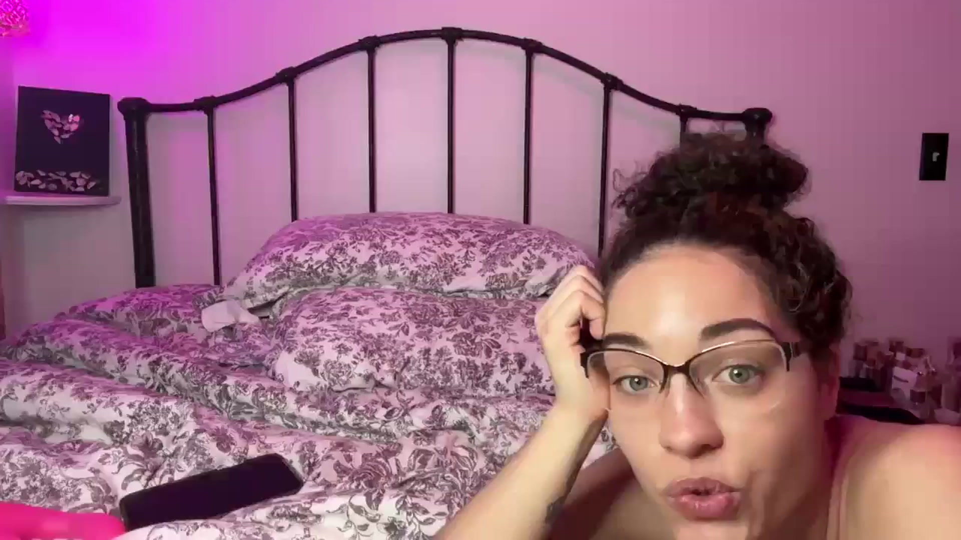 Gallery image thumbnail from cassandracane's myfreecams stream on, 12/16/2025, 19:34 image 1 of 20