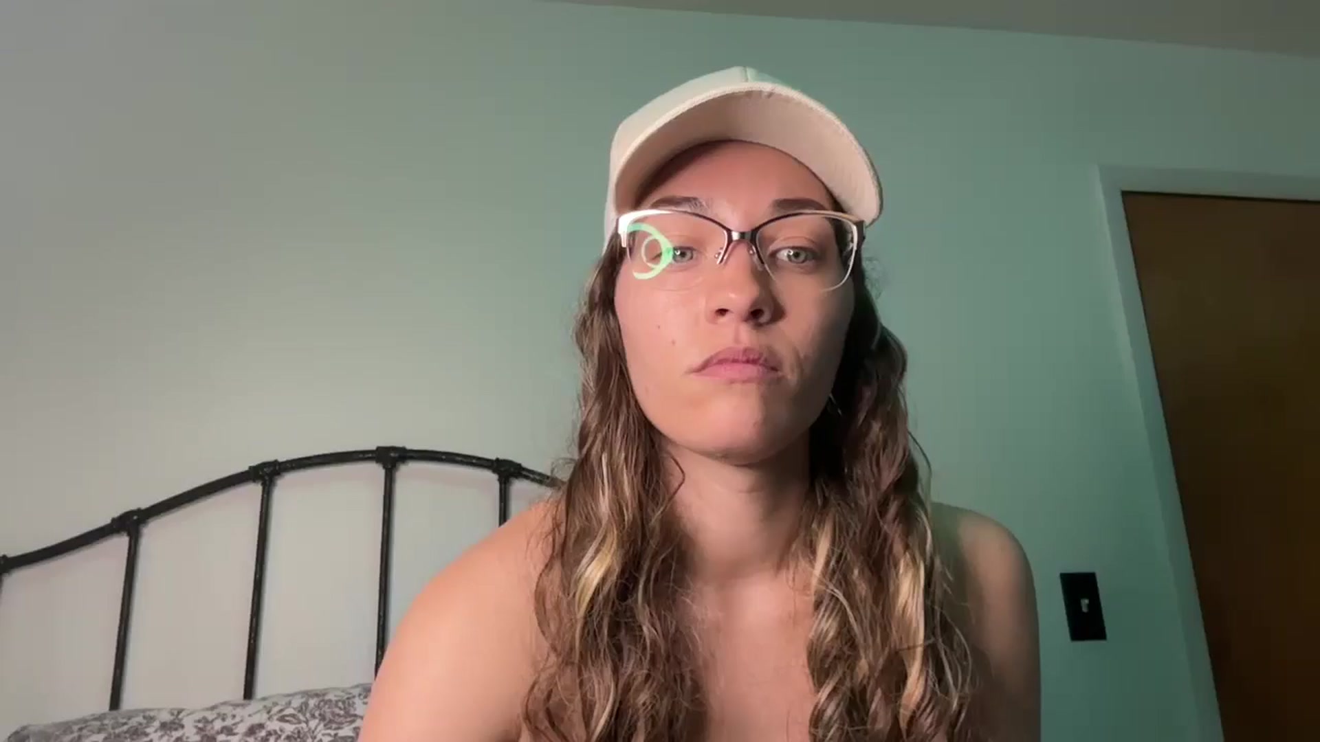 Gallery image thumbnail from cassandracane's myfreecams stream on, 12/17/2025, 18:42 image 1 of 20
