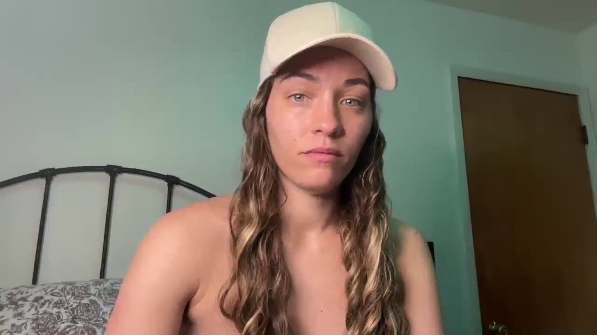 Gallery image thumbnail from cassandracane's myfreecams stream on, 12/17/2025, 18:42 image 17 of 20