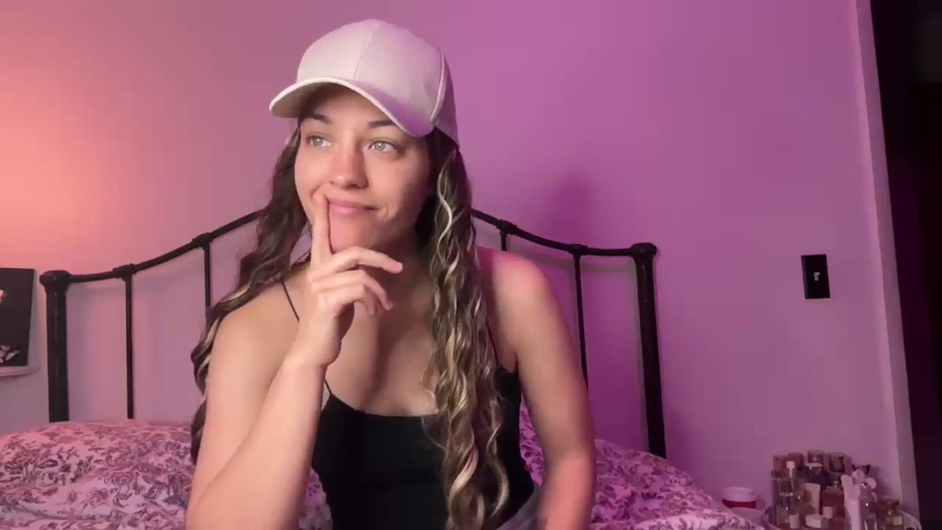 Gallery image thumbnail from cassandracane's myfreecams stream on, 12/24/2025, 12:43 image 8 of 20