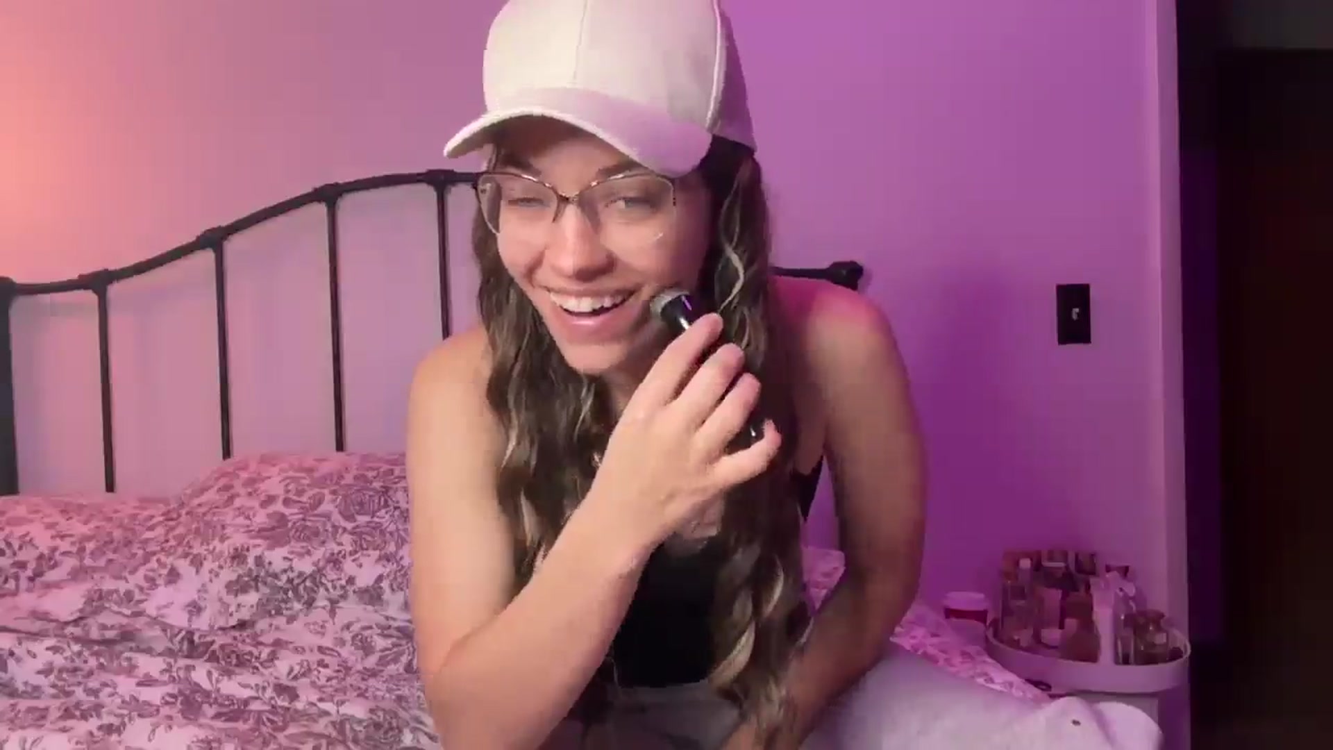 Gallery image thumbnail from cassandracane's myfreecams stream on, 12/24/2025, 13:21 image 3 of 20