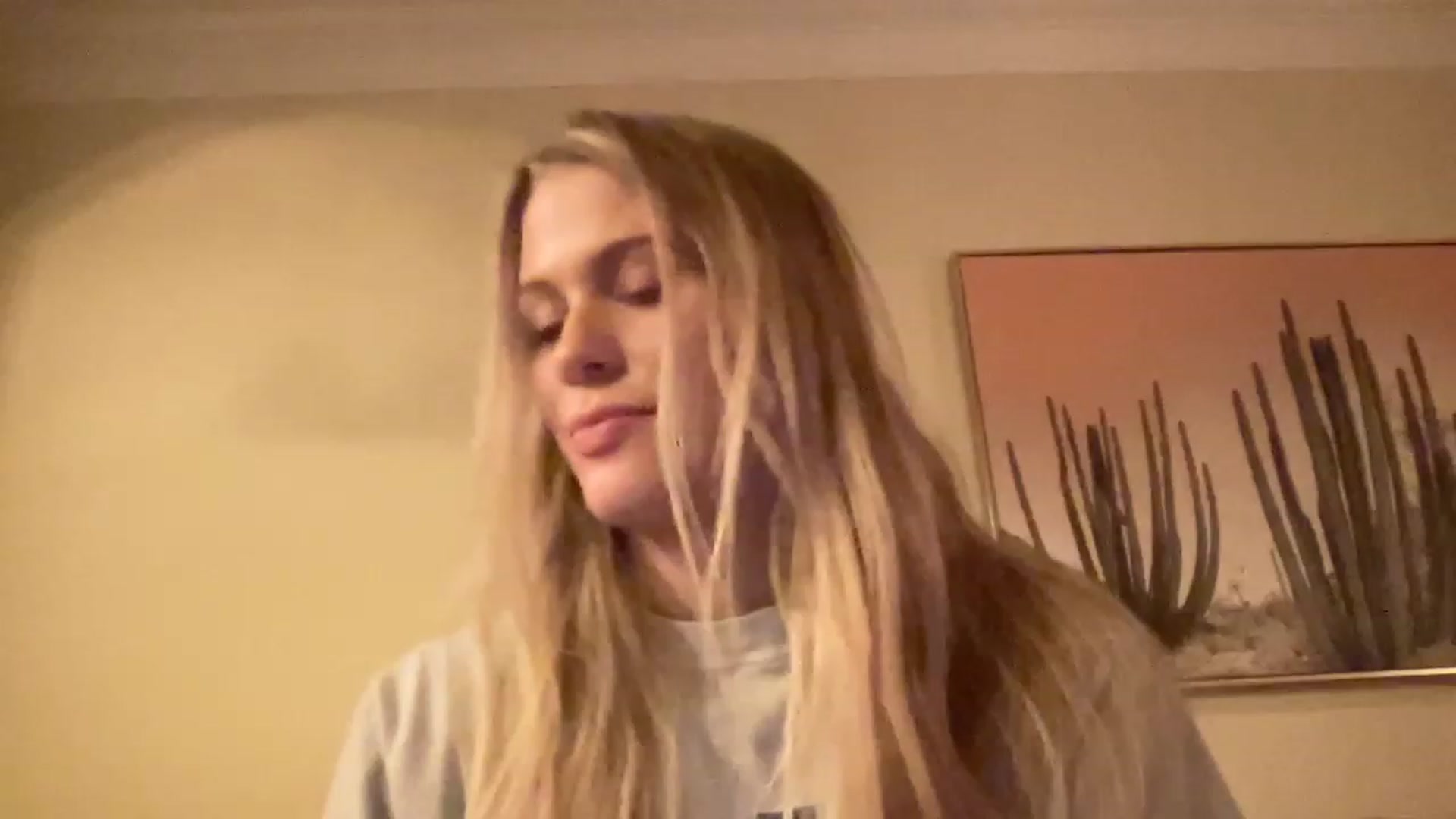 Gallery image thumbnail from casskitten's myfreecams stream on, 12/14/2022, 23:59 image 14 of 20