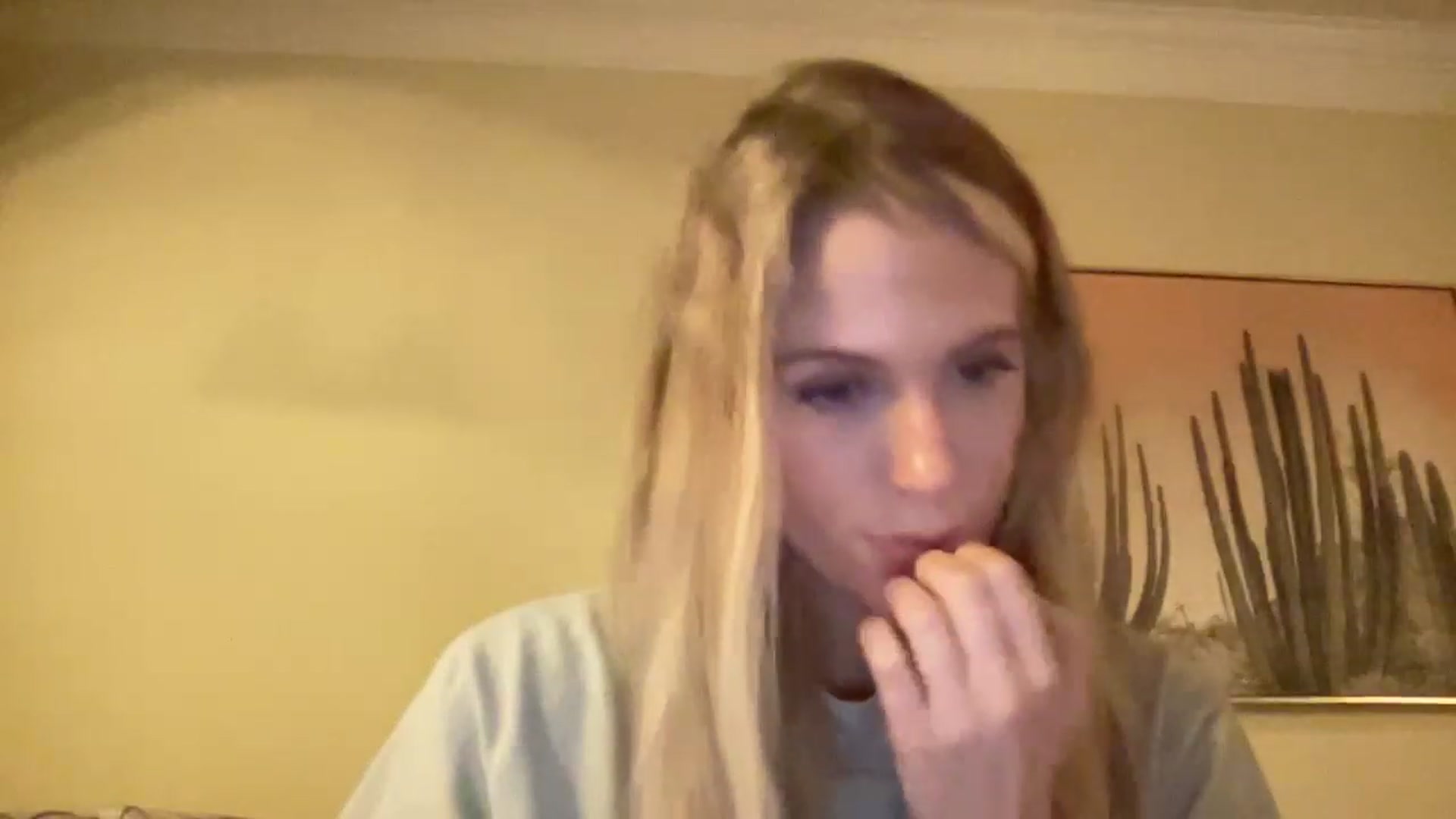 Gallery image thumbnail from casskitten's myfreecams stream on, 12/14/2022, 23:59 image 17 of 20