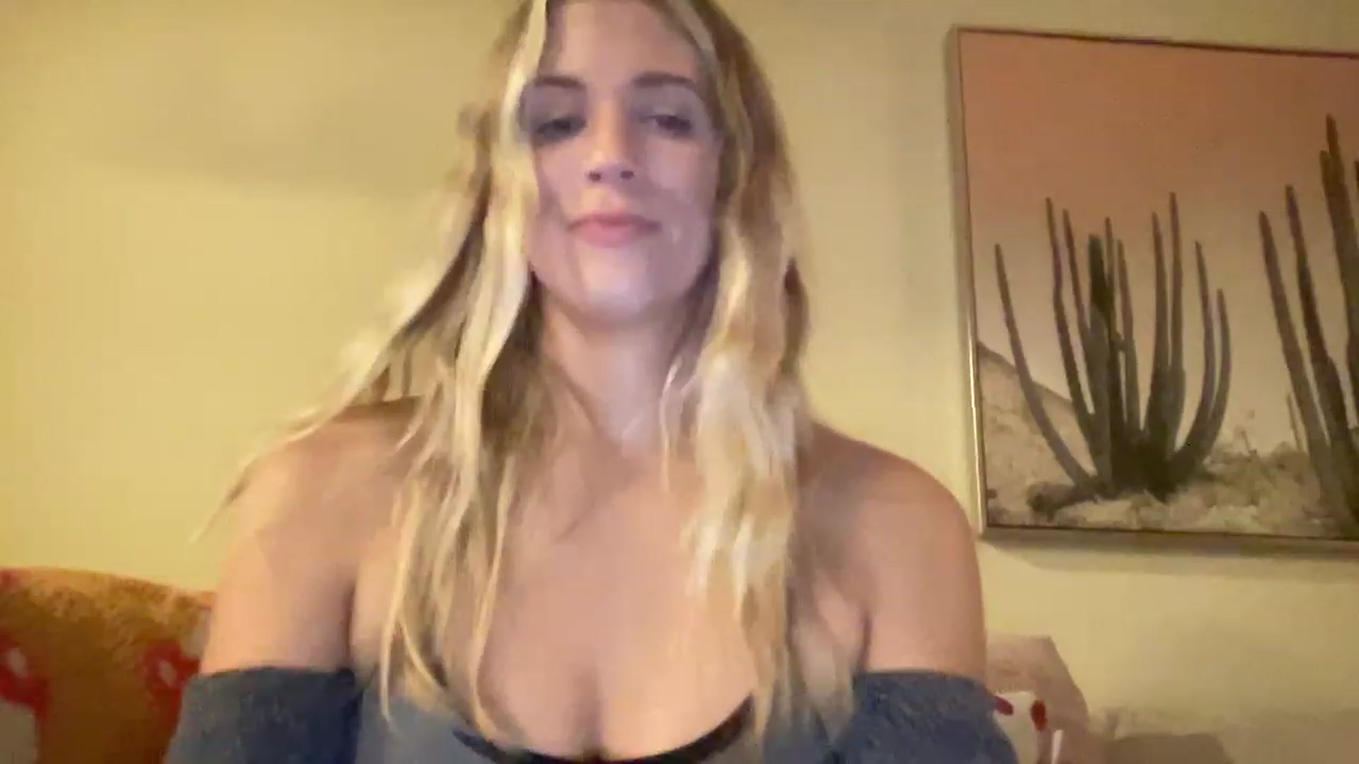 Gallery image thumbnail from casskitten's myfreecams stream on, 12/23/2022, 24:06 image 18 of 20