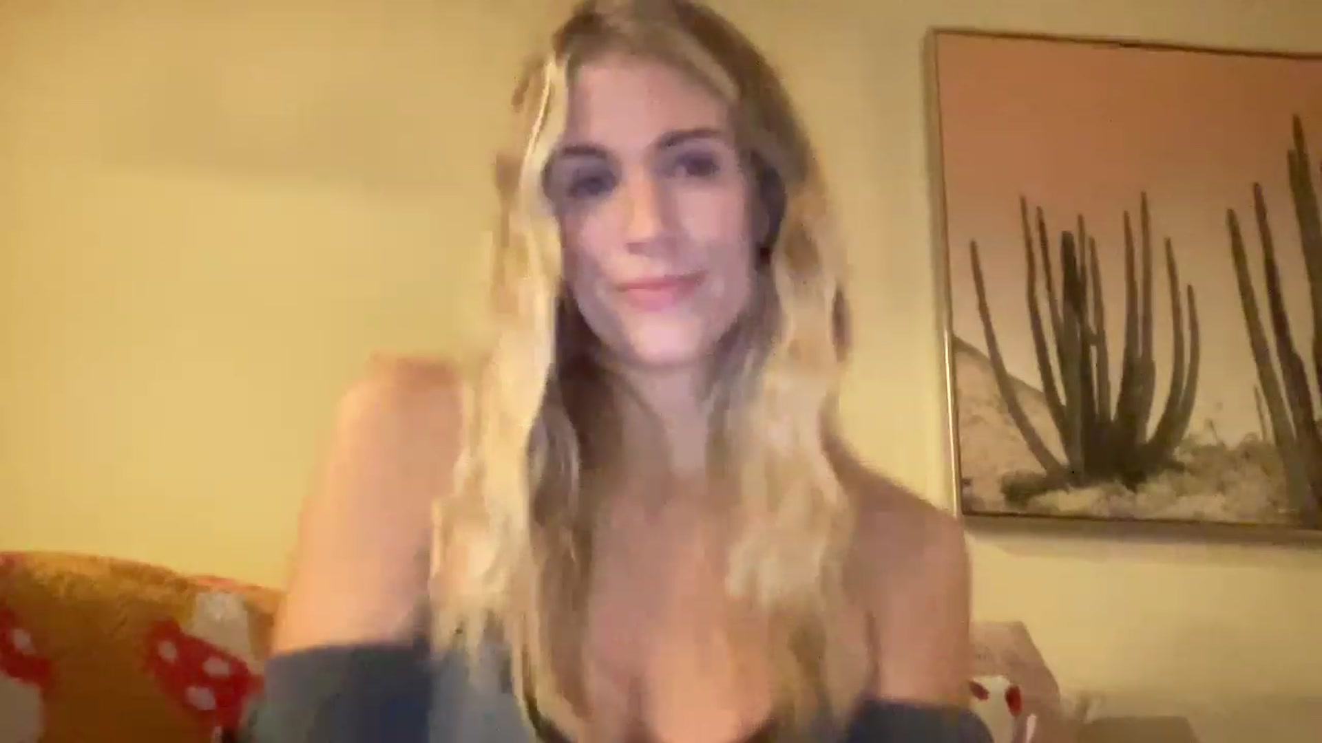 Gallery image thumbnail from casskitten's myfreecams stream on, 12/23/2022, 24:06 image 17 of 20