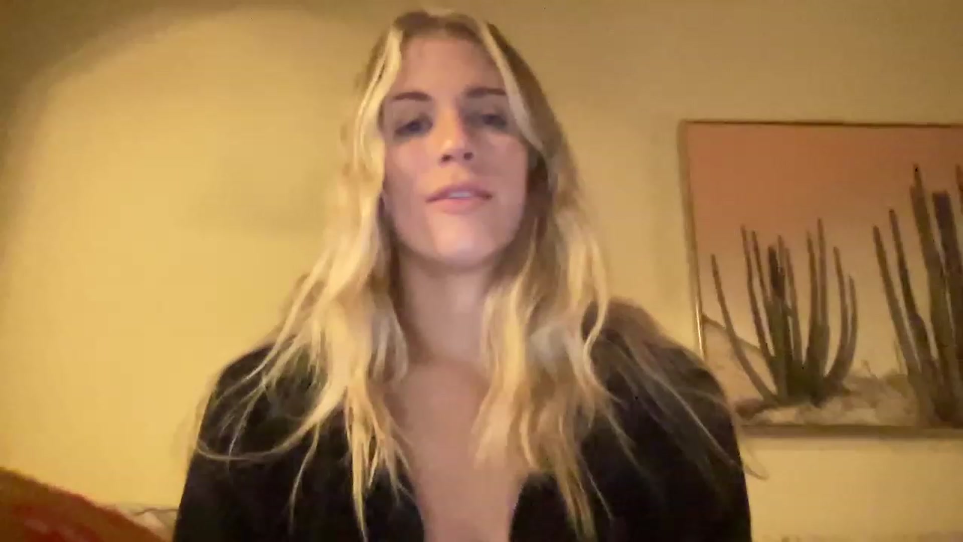 Gallery image thumbnail from casskitten's myfreecams stream on, 12/23/2022, 24:06 image 2 of 20