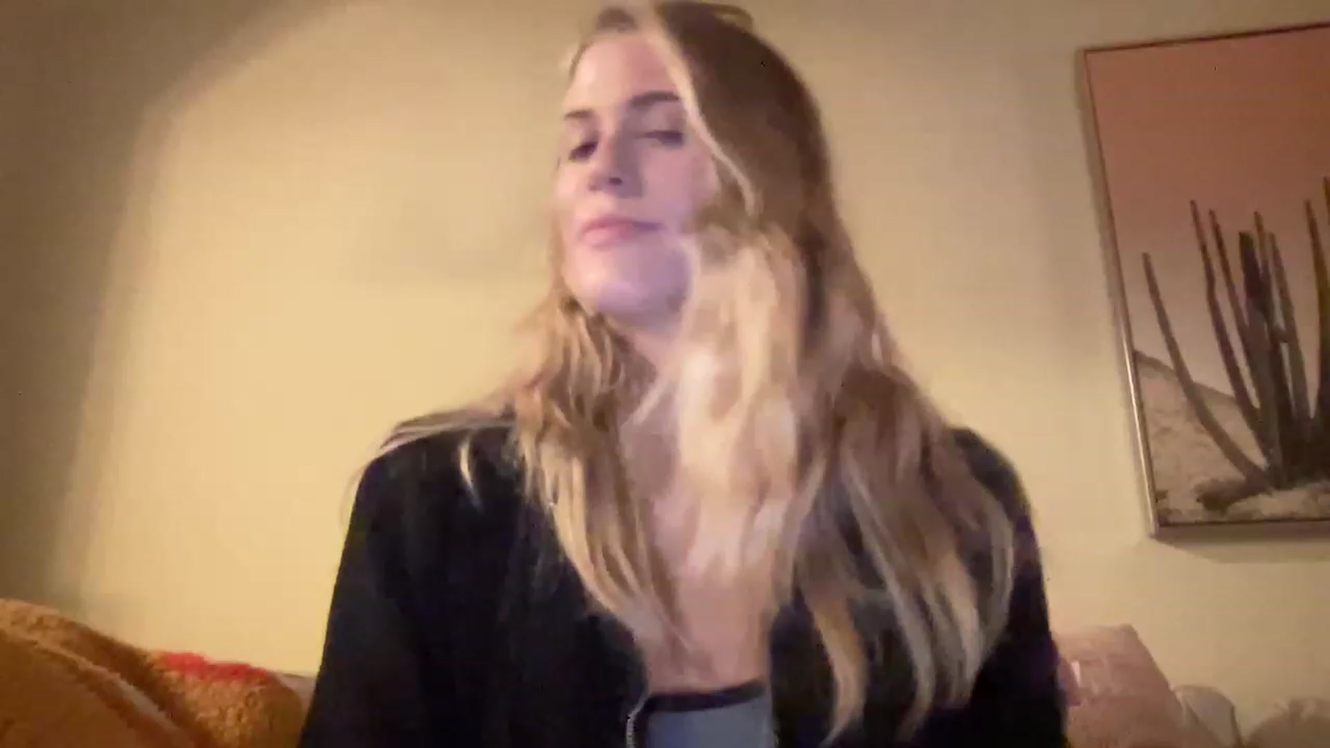 Gallery image thumbnail from casskitten's myfreecams stream on, 12/23/2022, 24:06 image 5 of 20