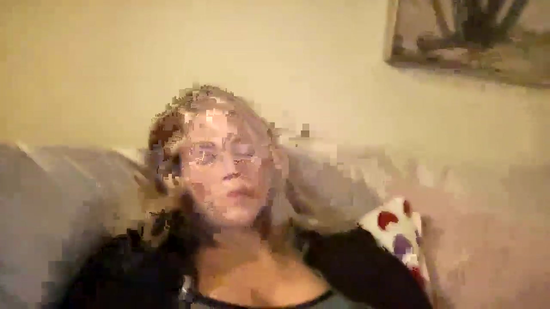 Gallery image thumbnail from casskitten's myfreecams stream on, 12/23/2022, 24:56 image 14 of 20