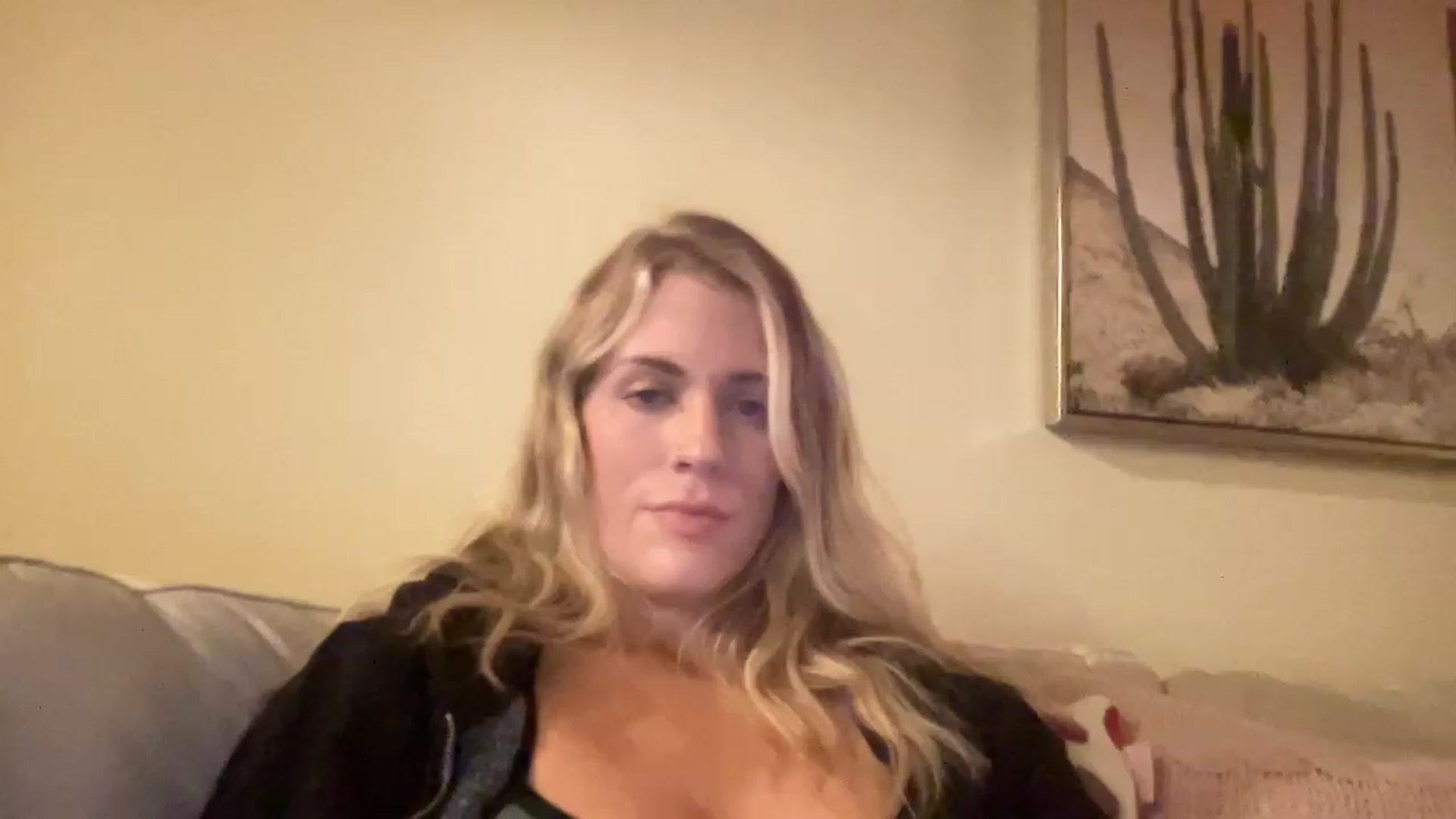 Gallery image thumbnail from casskitten's myfreecams stream on, 12/23/2022, 24:56 image 4 of 20