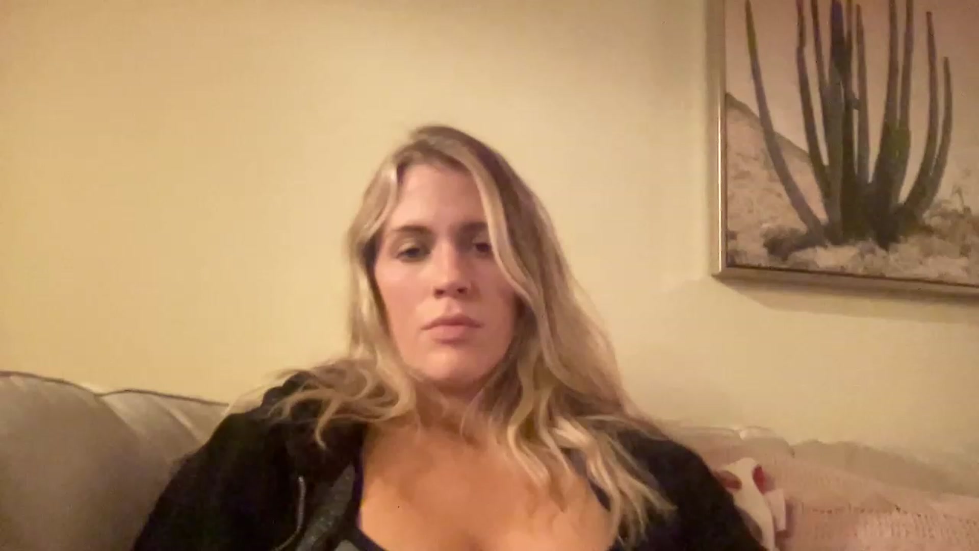 Gallery image thumbnail from casskitten's myfreecams stream on, 12/23/2022, 24:56 image 3 of 20