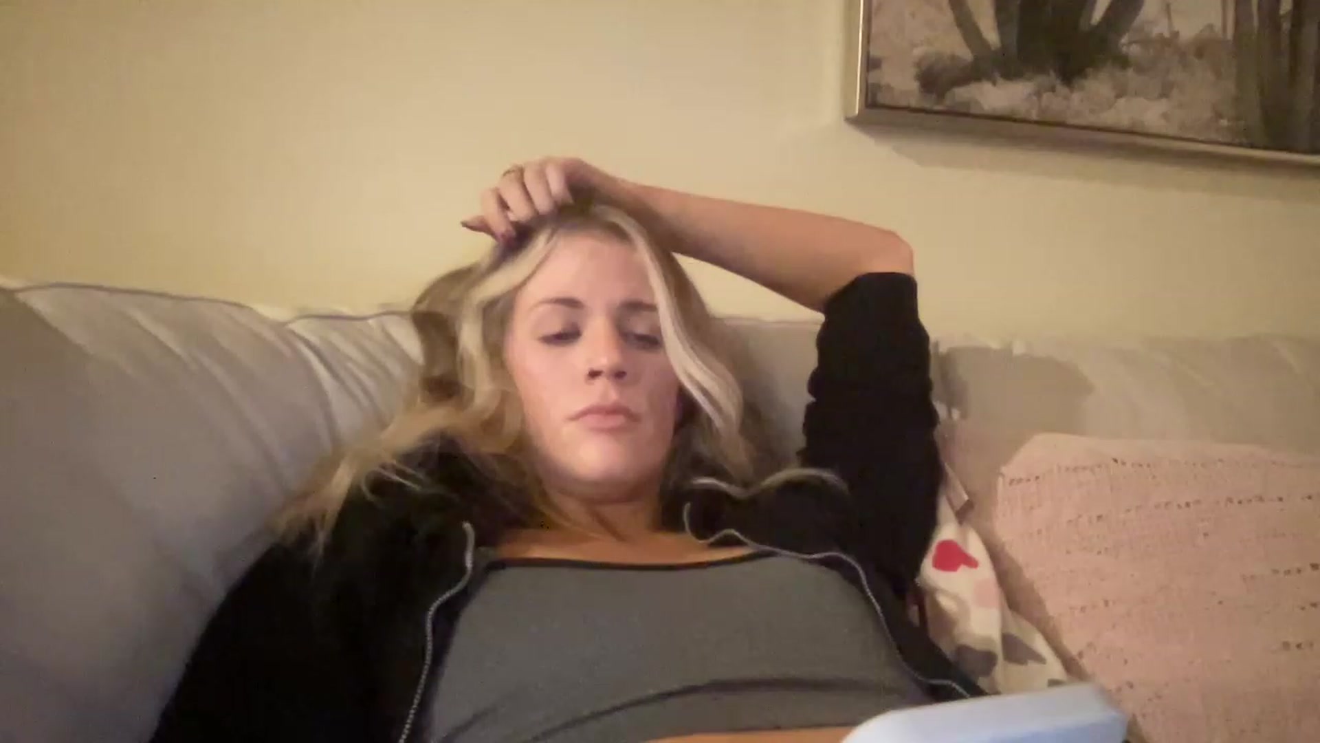 Gallery image thumbnail from casskitten's myfreecams stream on, 12/23/2022, 24:56 image 19 of 20