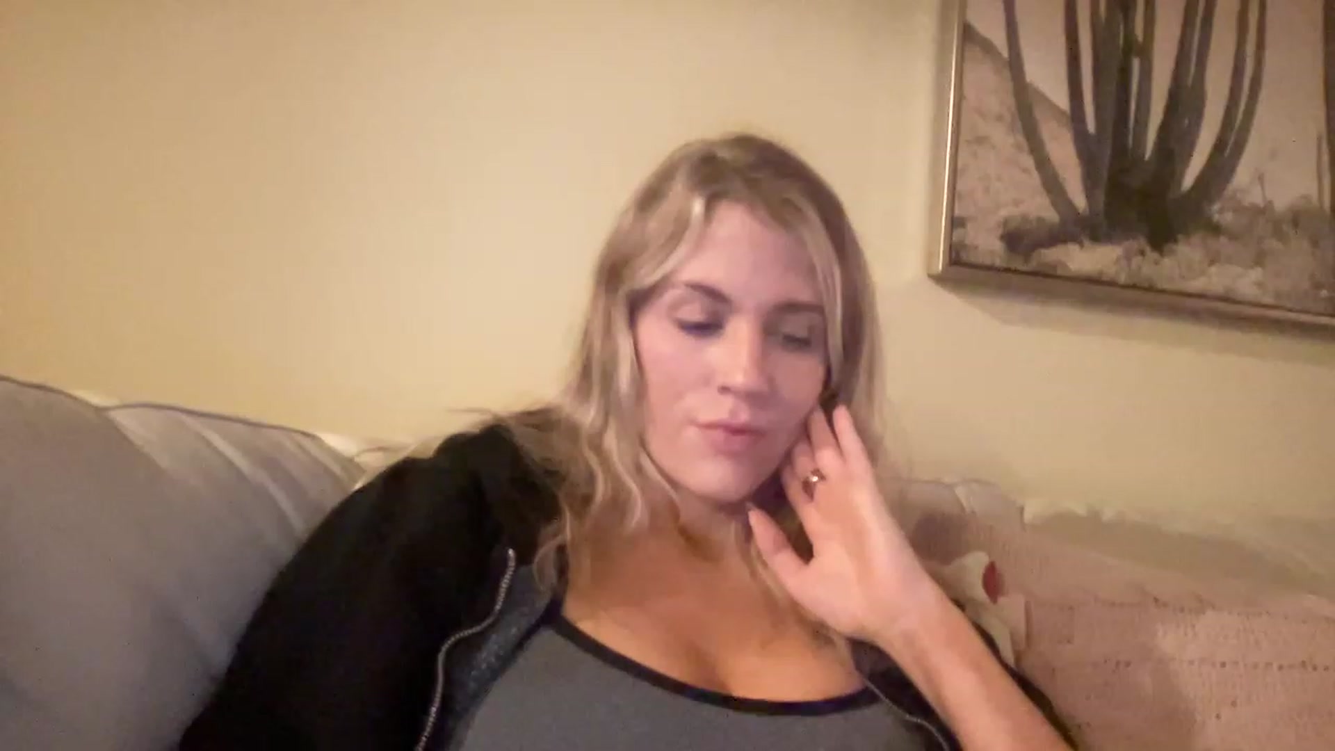 Gallery image thumbnail from casskitten's myfreecams stream on, 12/23/2022, 24:56 image 6 of 20