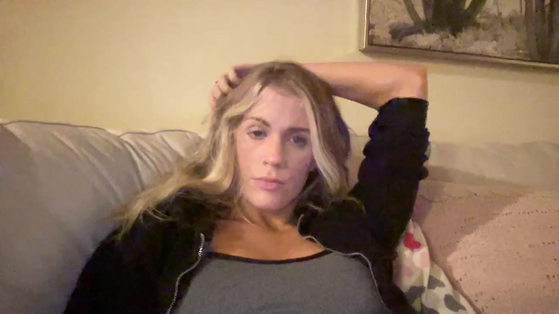 Gallery image thumbnail from casskitten's myfreecams stream on, 12/23/2022, 24:56 image 18 of 20
