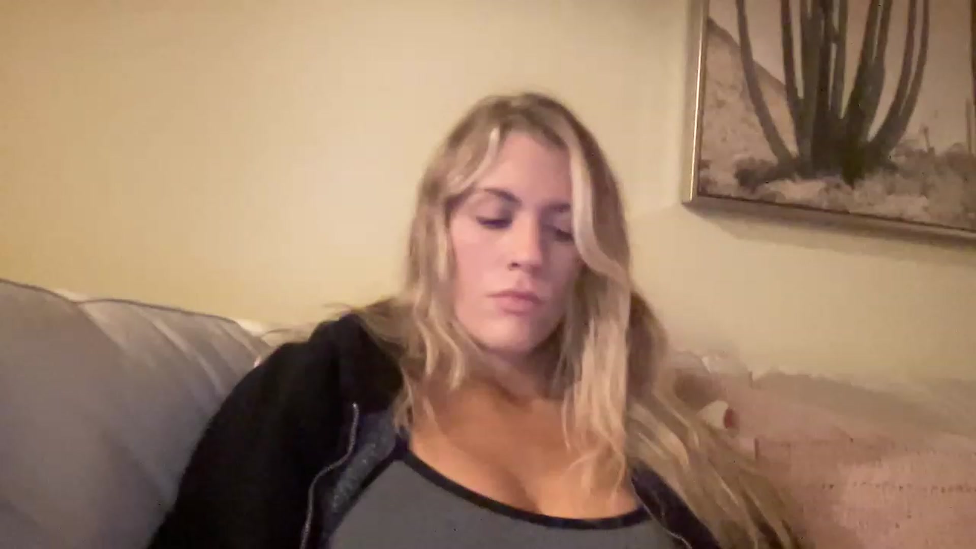 Gallery image thumbnail from casskitten's myfreecams stream on, 12/23/2022, 24:56 image 7 of 20