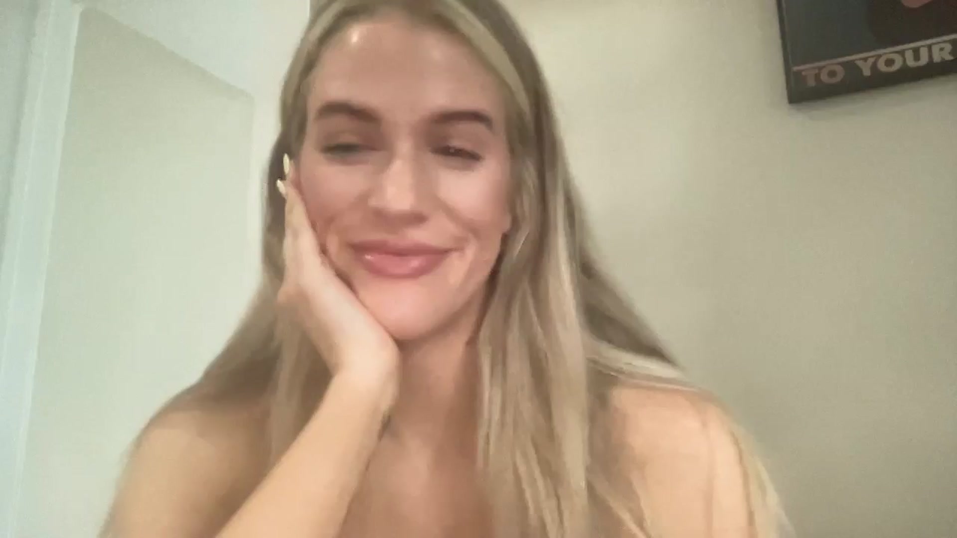 Gallery image thumbnail from casskitten's myfreecams stream on, 06/20/2024, 23:21 image 11 of 20