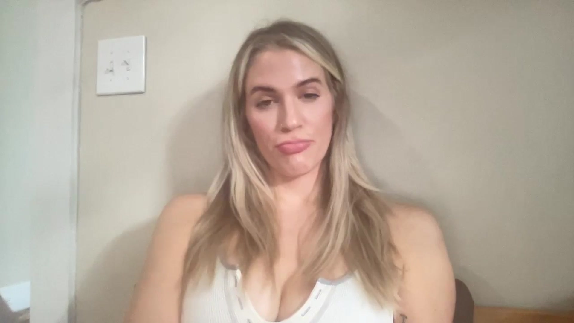 Gallery image thumbnail from casskitten's myfreecams stream on, 06/20/2024, 23:21 image 4 of 20