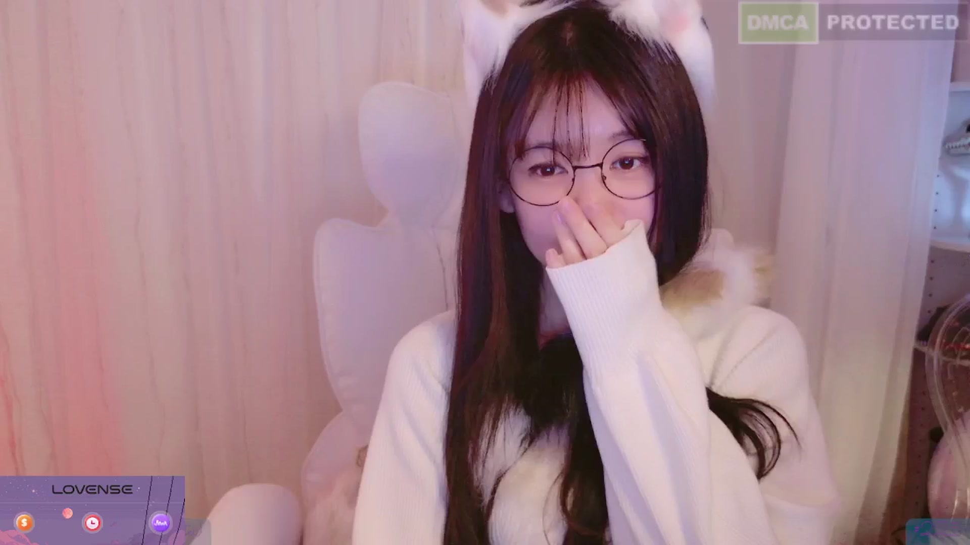 Gallery image thumbnail from cat____'s myfreecams stream on, 01/18/2025, 06:04 image 13 of 20