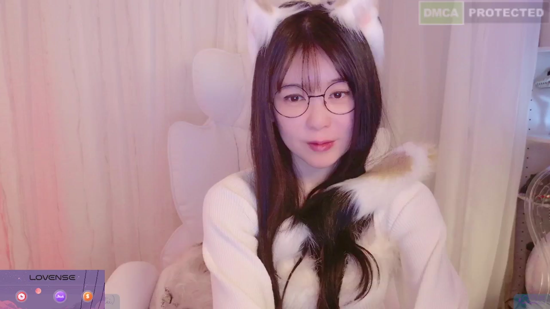Gallery image thumbnail from cat____'s myfreecams stream on, 01/18/2025, 06:04 image 14 of 20