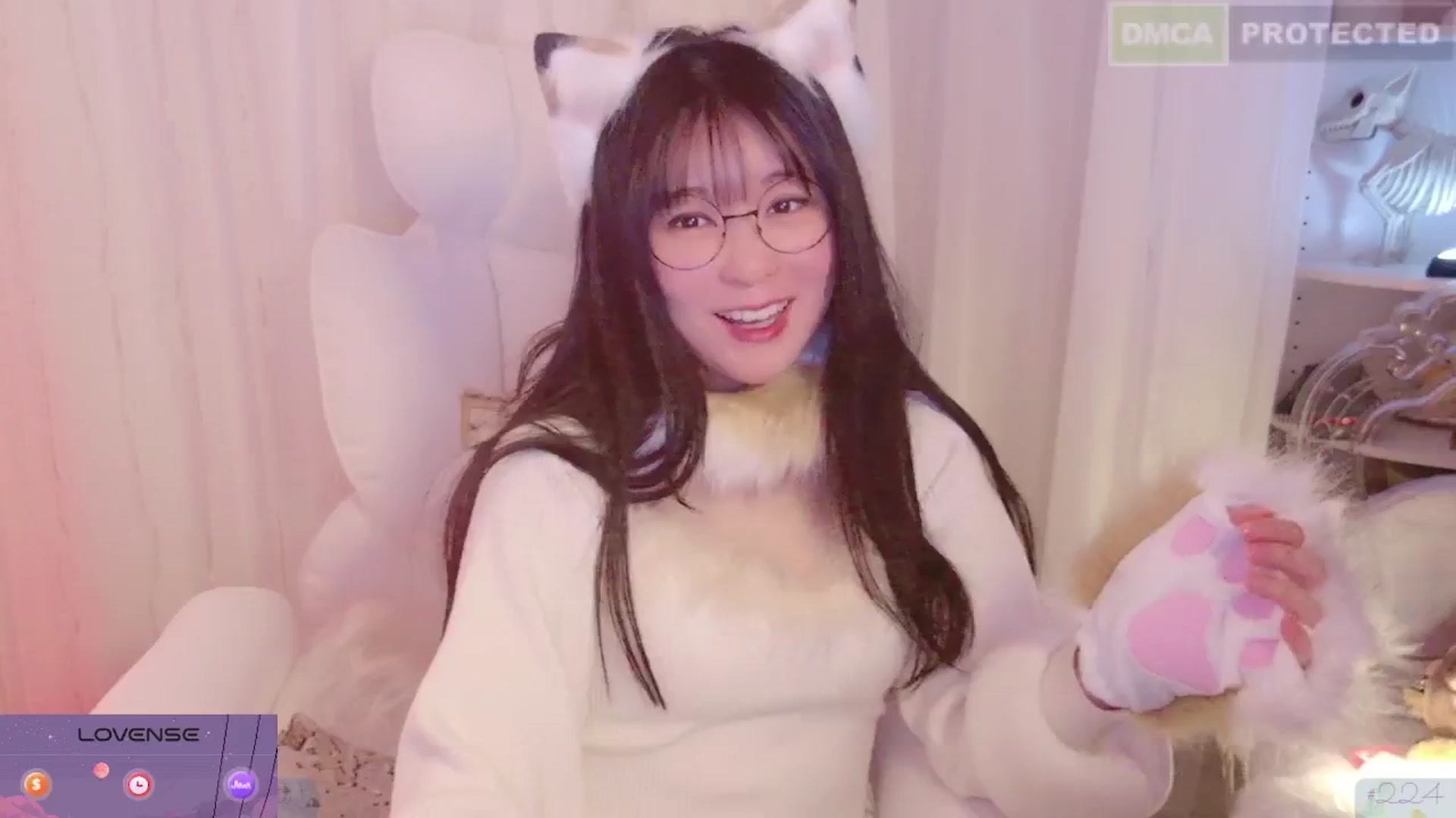 Gallery image thumbnail from cat____'s myfreecams stream on, 01/18/2025, 06:04 image 20 of 20