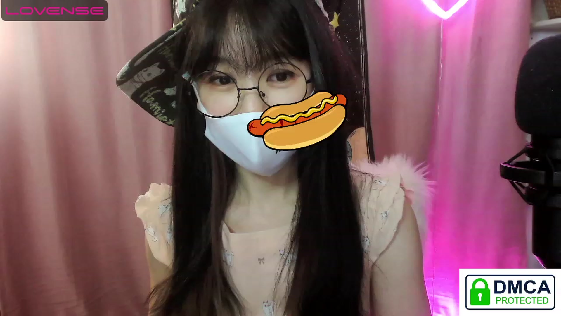 Gallery image thumbnail from cat______'s myfreecams stream on, 06/25/2023, 07:25 image 4 of 20