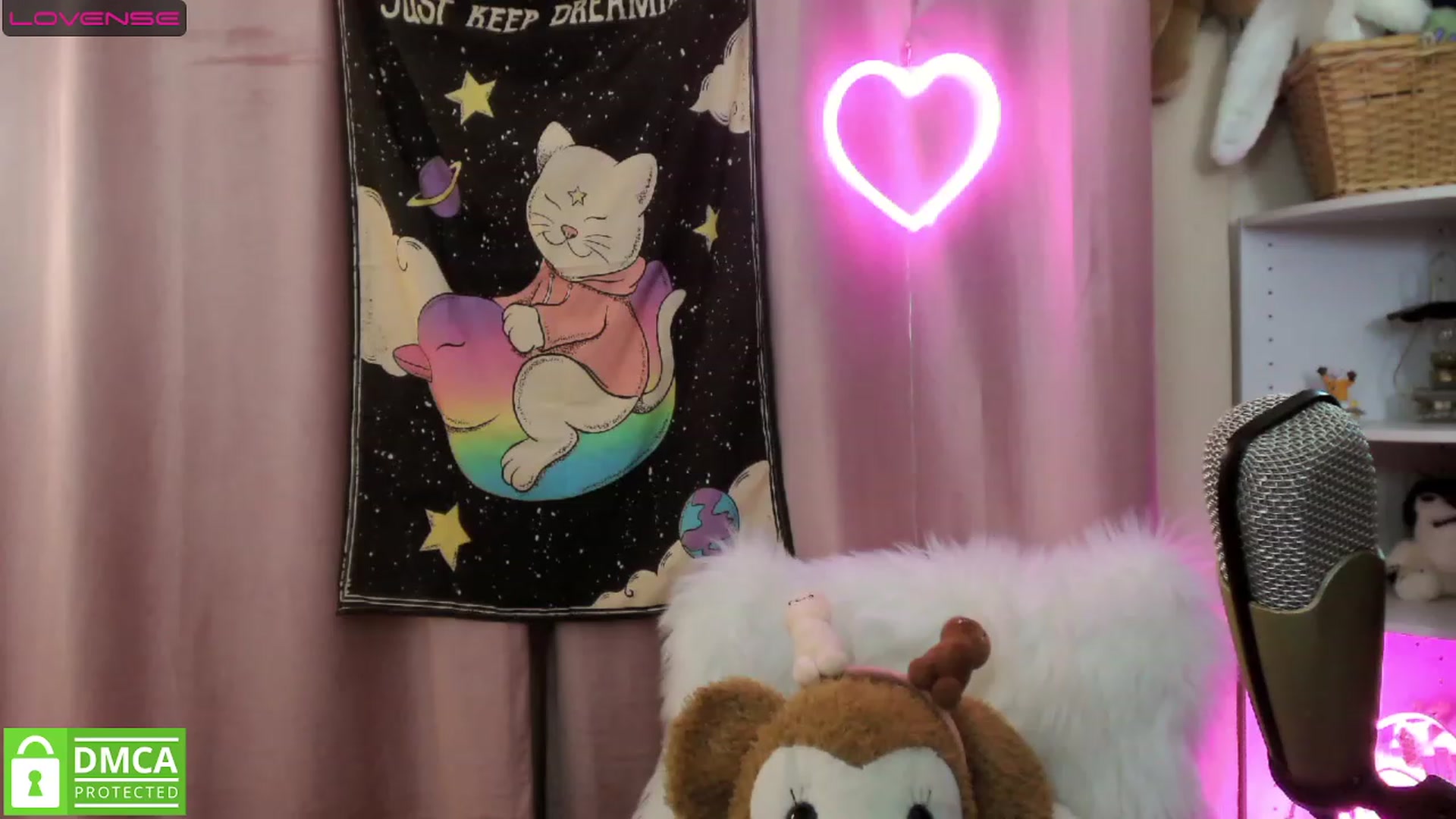 Gallery image thumbnail from cat______'s myfreecams stream on, 07/02/2023, 06:17 image 20 of 20