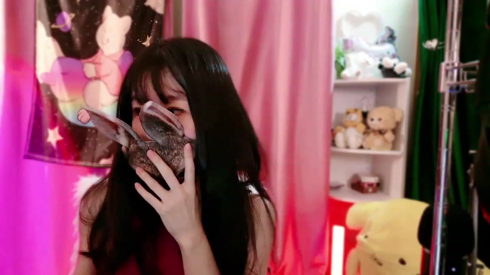 Gallery image thumbnail from cat______'s myfreecams stream on, 07/23/2023, 05:22 image 16 of 20