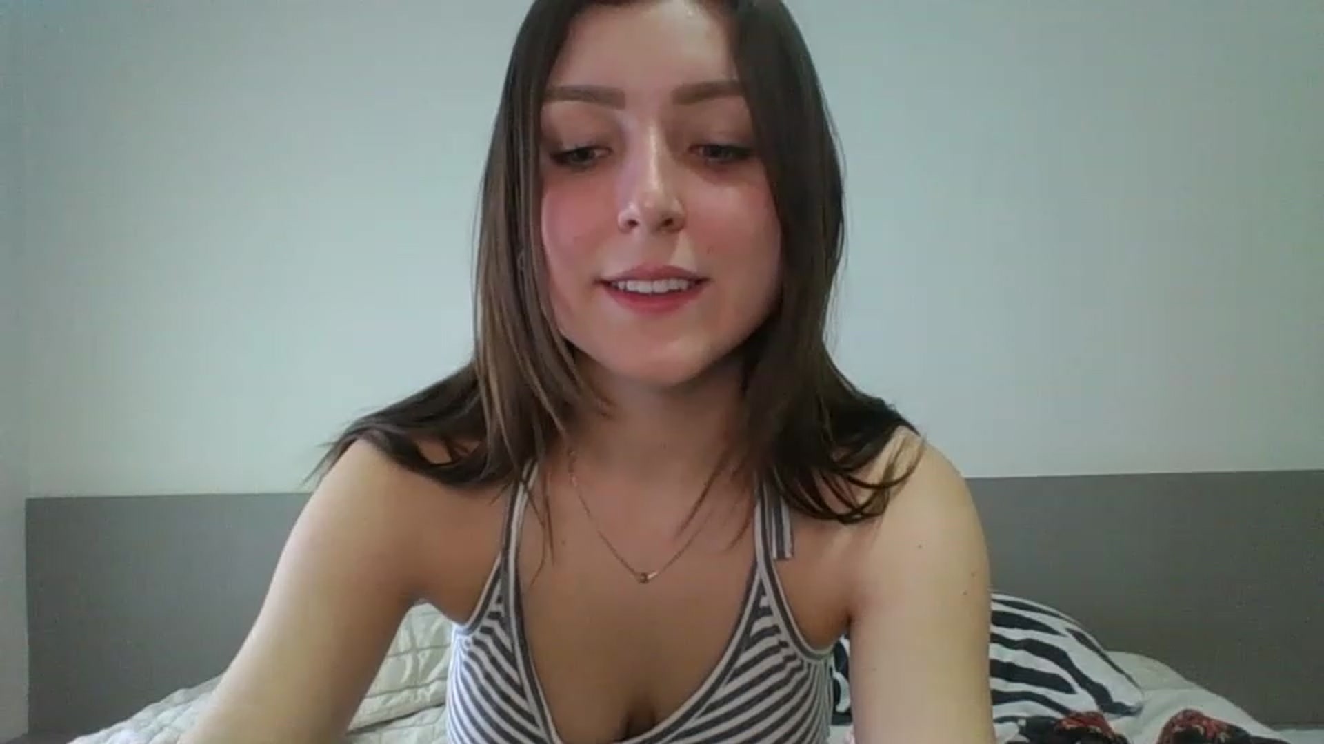 Gallery image thumbnail from cateyes1's myfreecams stream on, 04/07/2023, 17:31 image 6 of 20