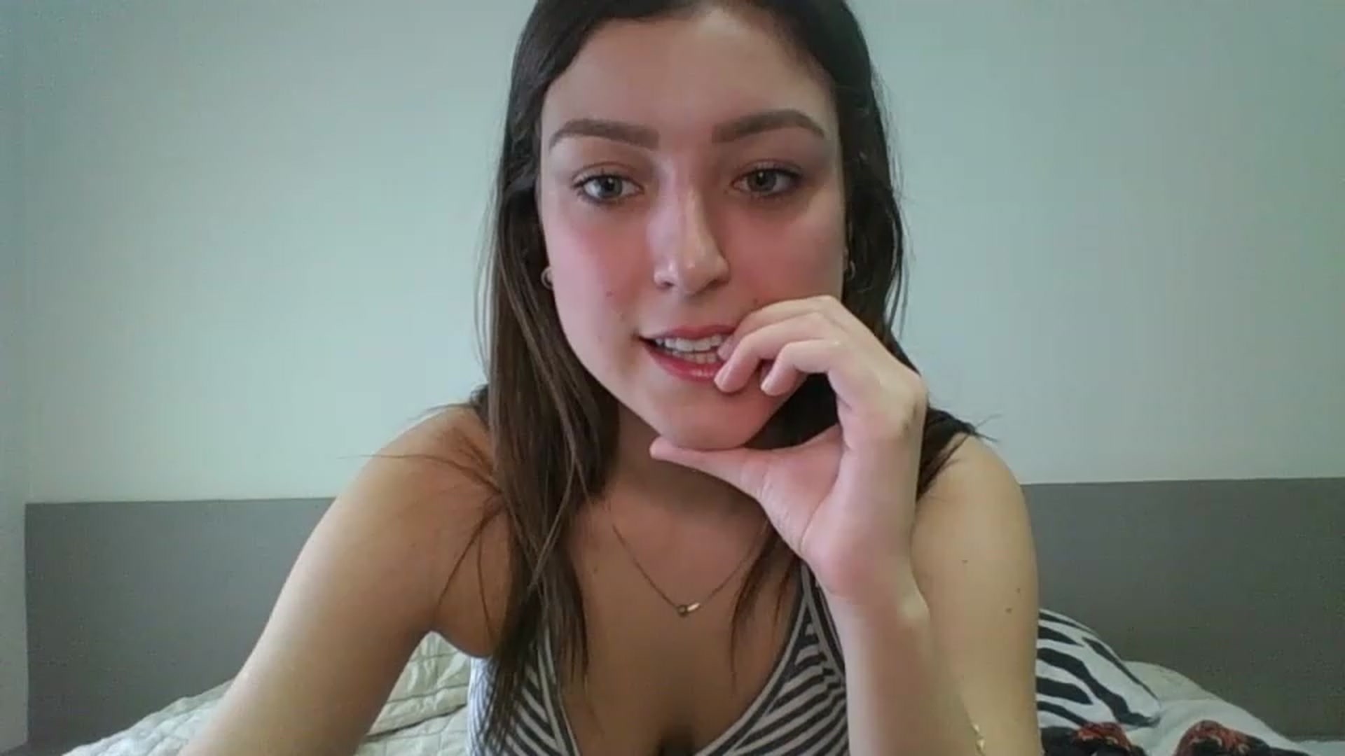 Gallery image thumbnail from cateyes1's myfreecams stream on, 04/07/2023, 17:31 image 8 of 20